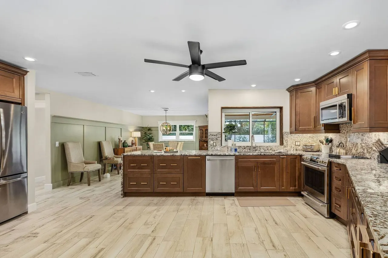 Ocean Blue - Luxurious 4BR home w/heated pool 18