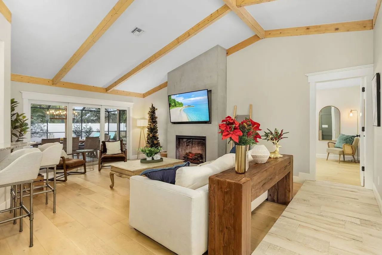 Ocean Blue - Luxurious 4BR home w/heated pool 5