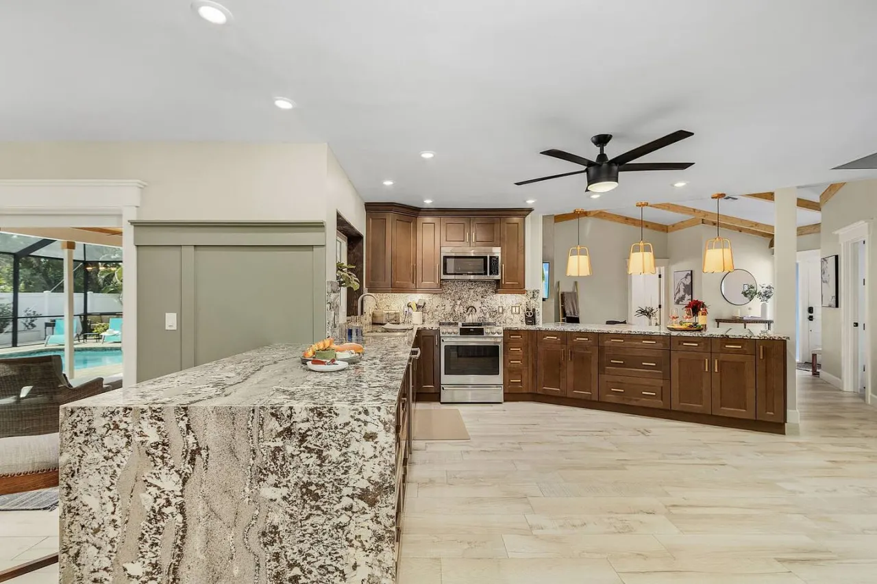 Ocean Blue - Luxurious 4BR home w/heated pool 6