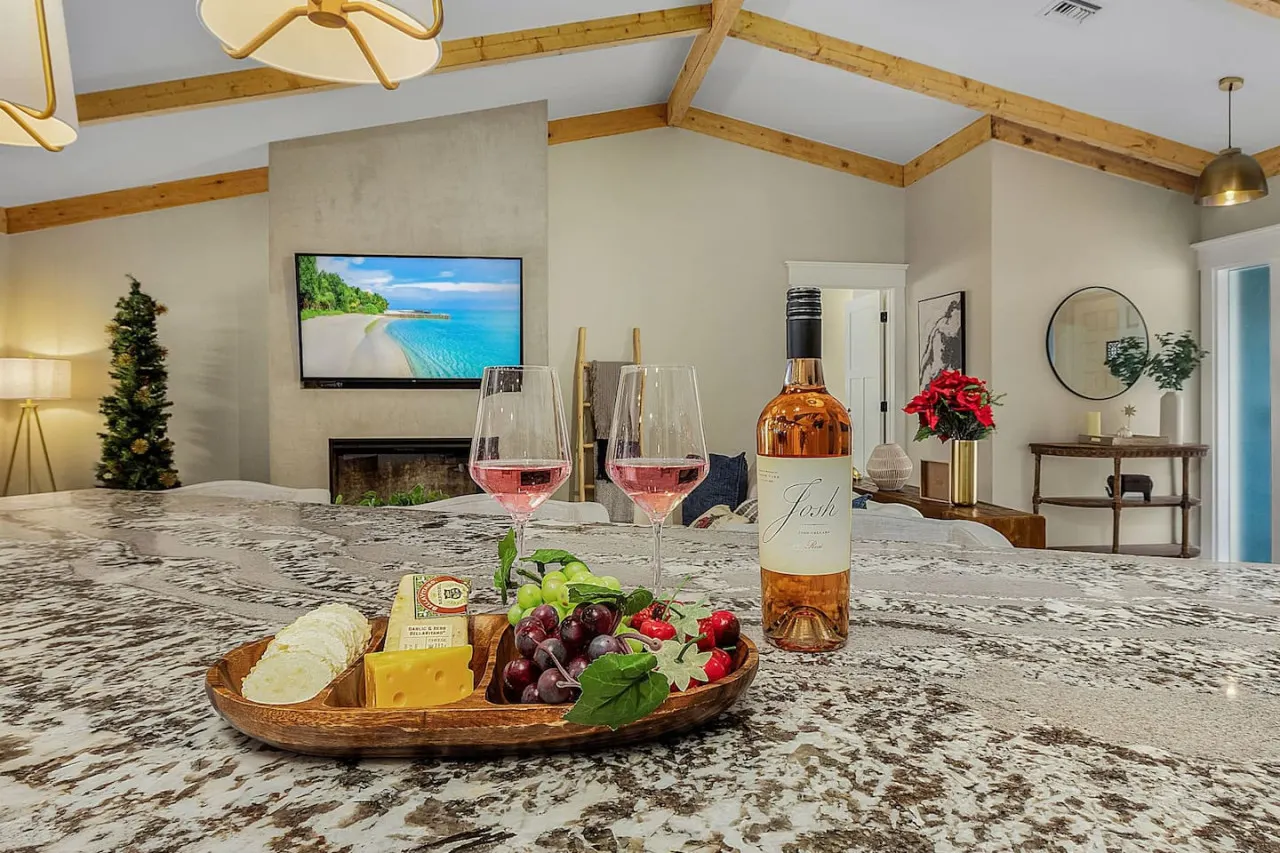 Ocean Blue - Luxurious 4BR home w/heated pool 7