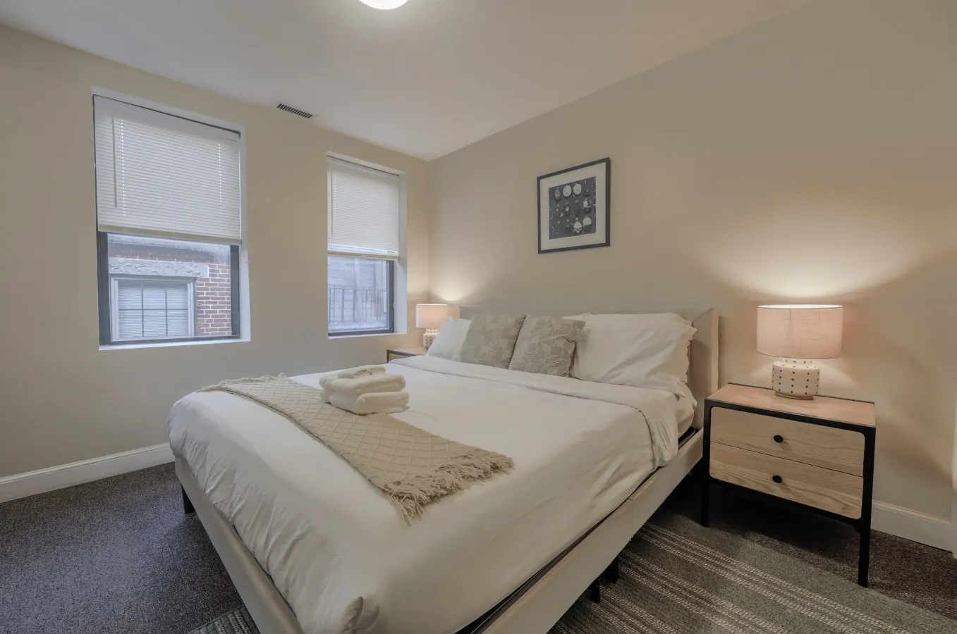 L4 Spacious North End Walkup Loft Apartment 13