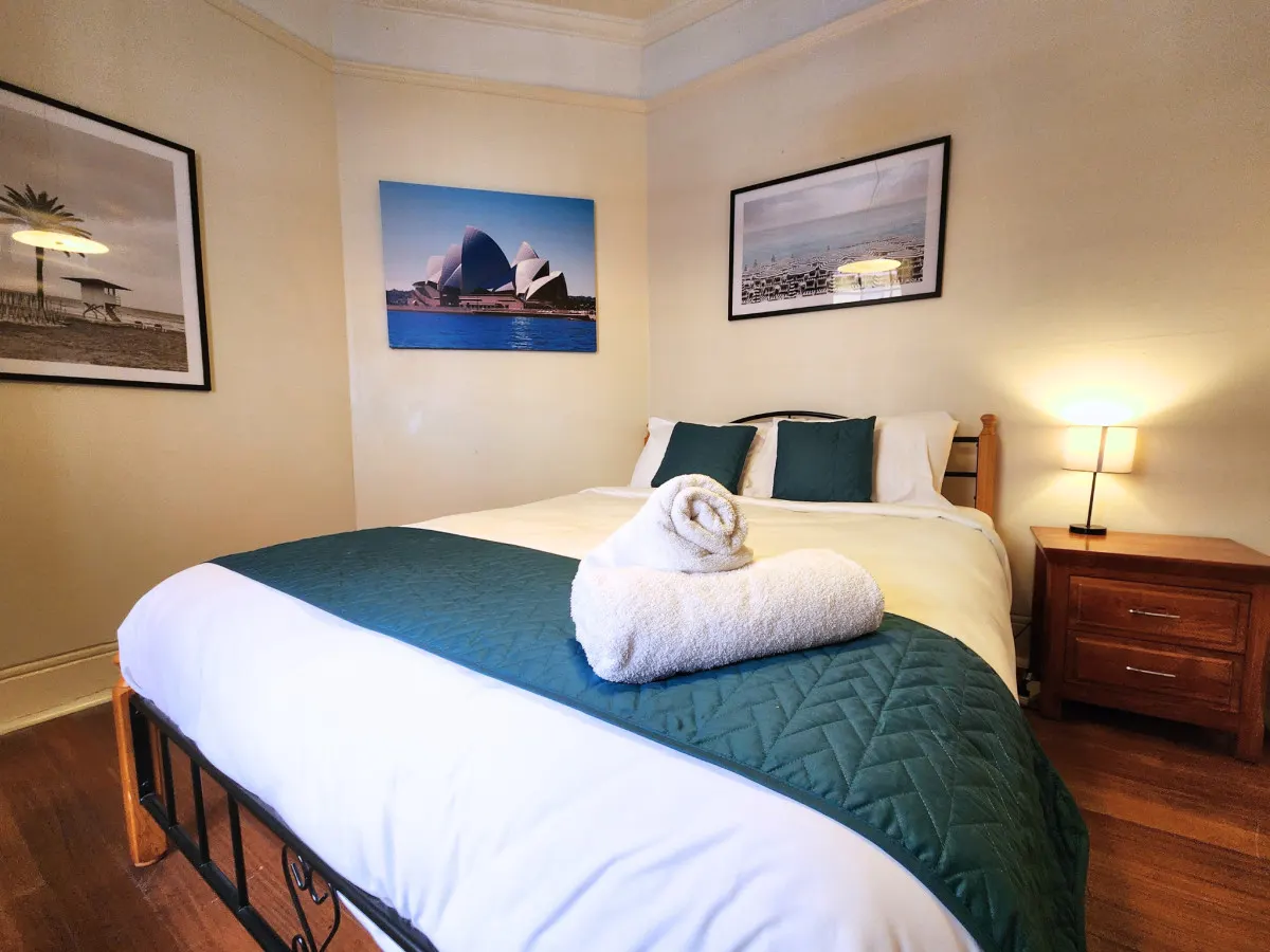 Discover Charming 2BR Unit The Rocks 13
