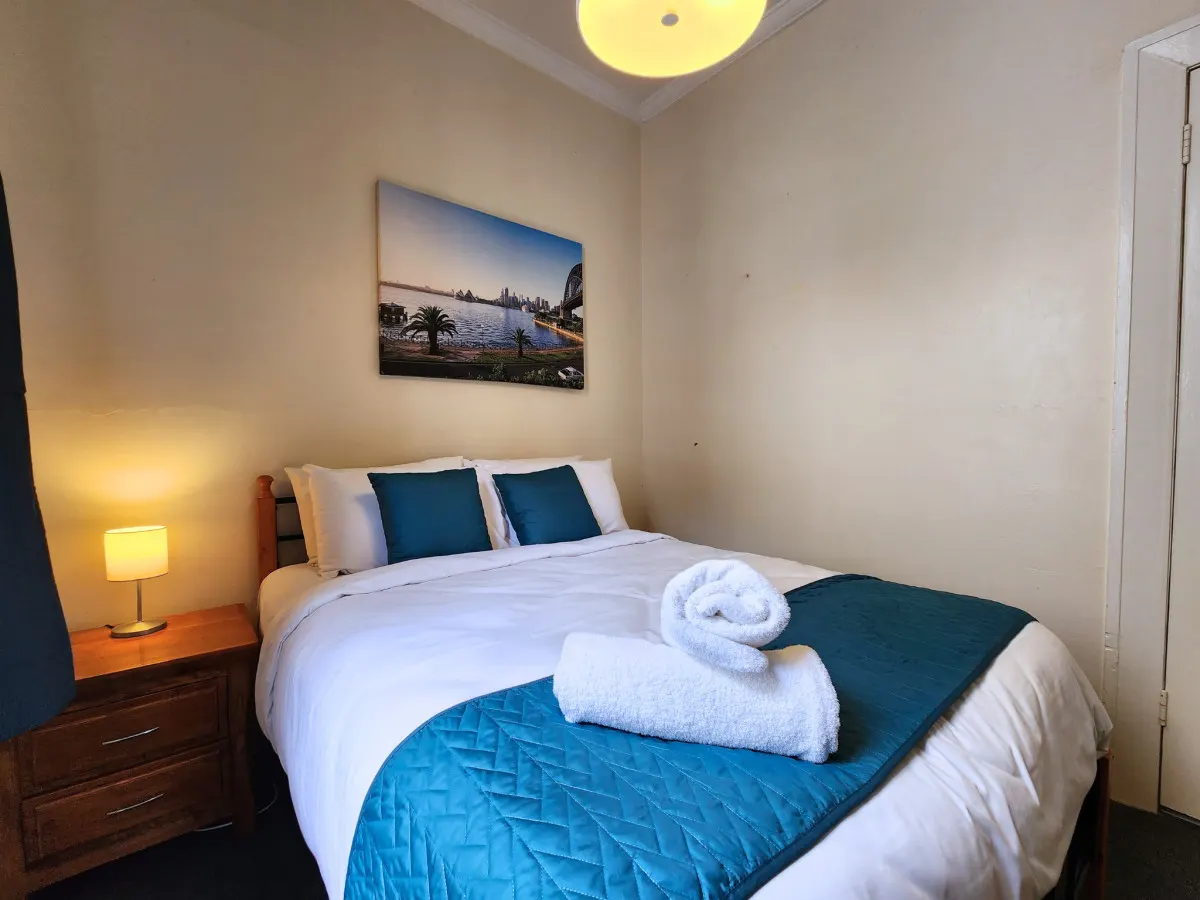 Discover Charming 2BR Unit The Rocks 16