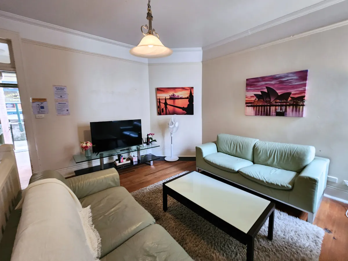 Discover Charming 2BR Unit The Rocks 18