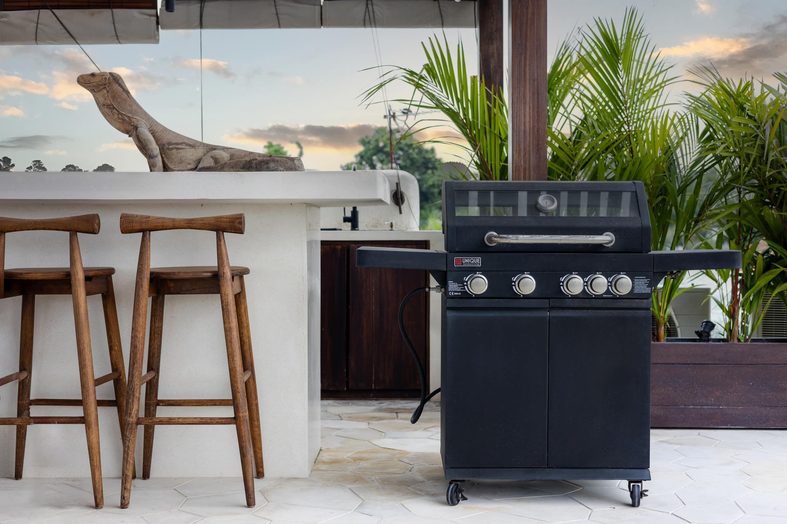Lux 3BR Rooftop BBQ | near FINNS Atlas | Berawa 6