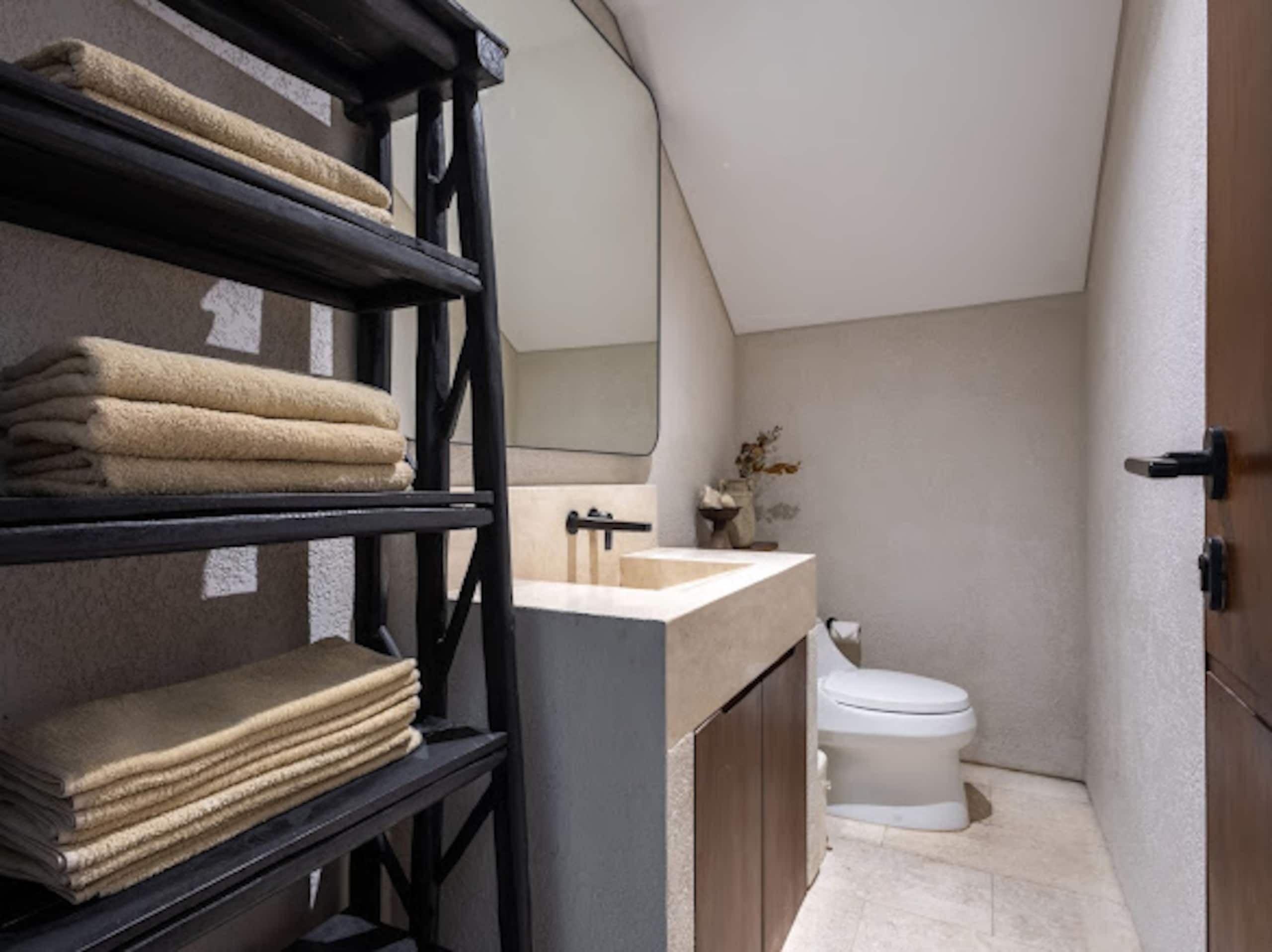 Lux 3BR Rooftop BBQ | near FINNS Atlas | Berawa 24