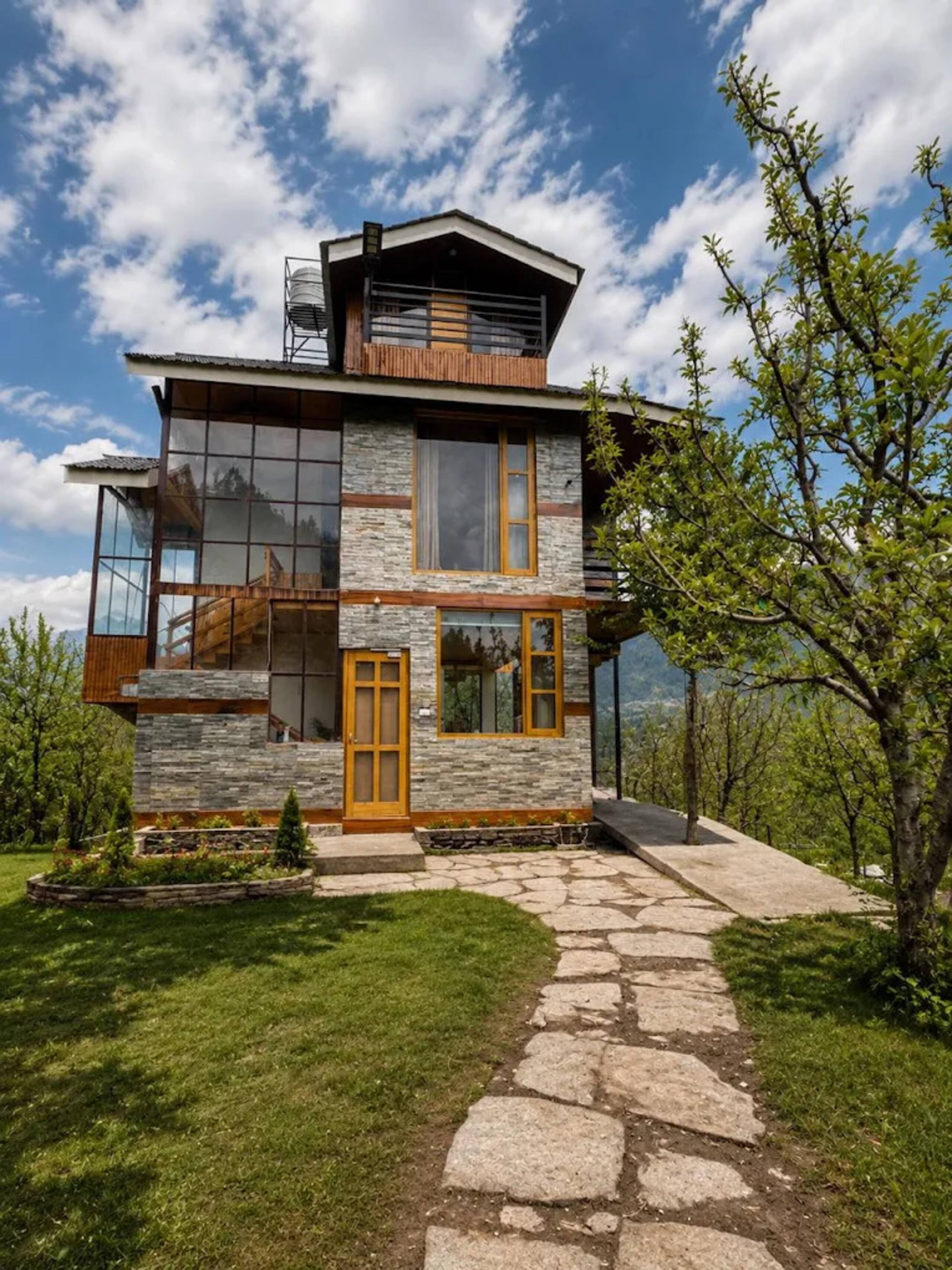 5BR Riverside Orchard Retreat | Manali