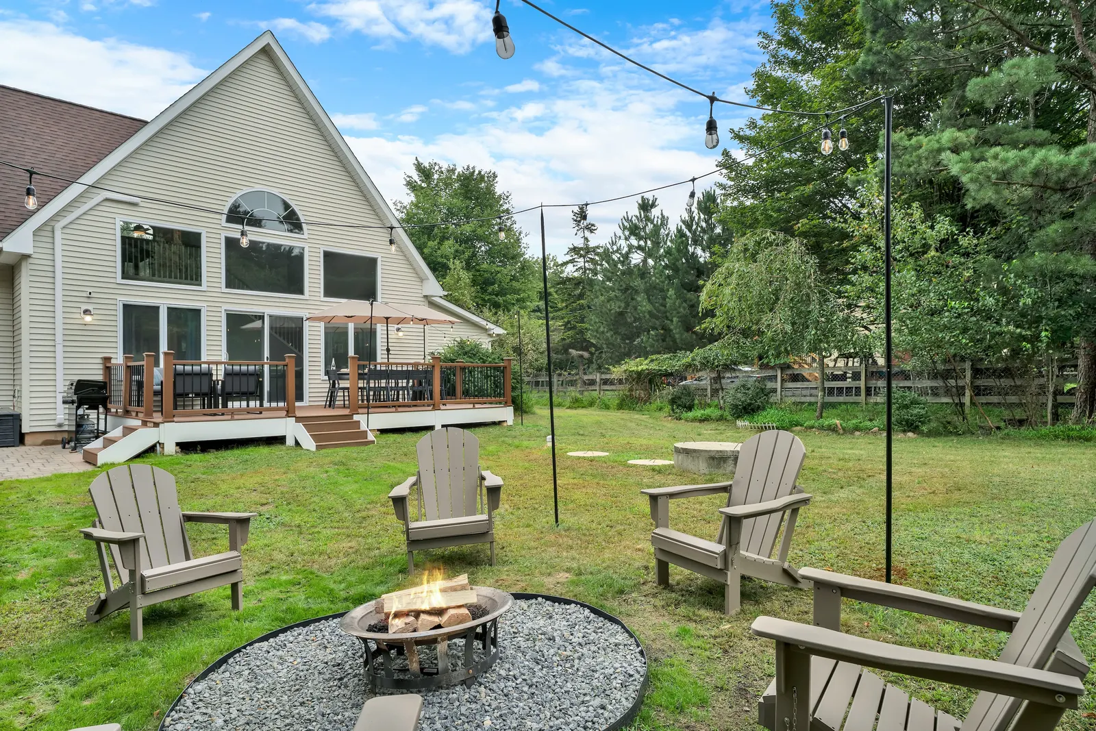 Modern Chalet w/ HotTub·FirePit·Beach&Pool Access — photo 4