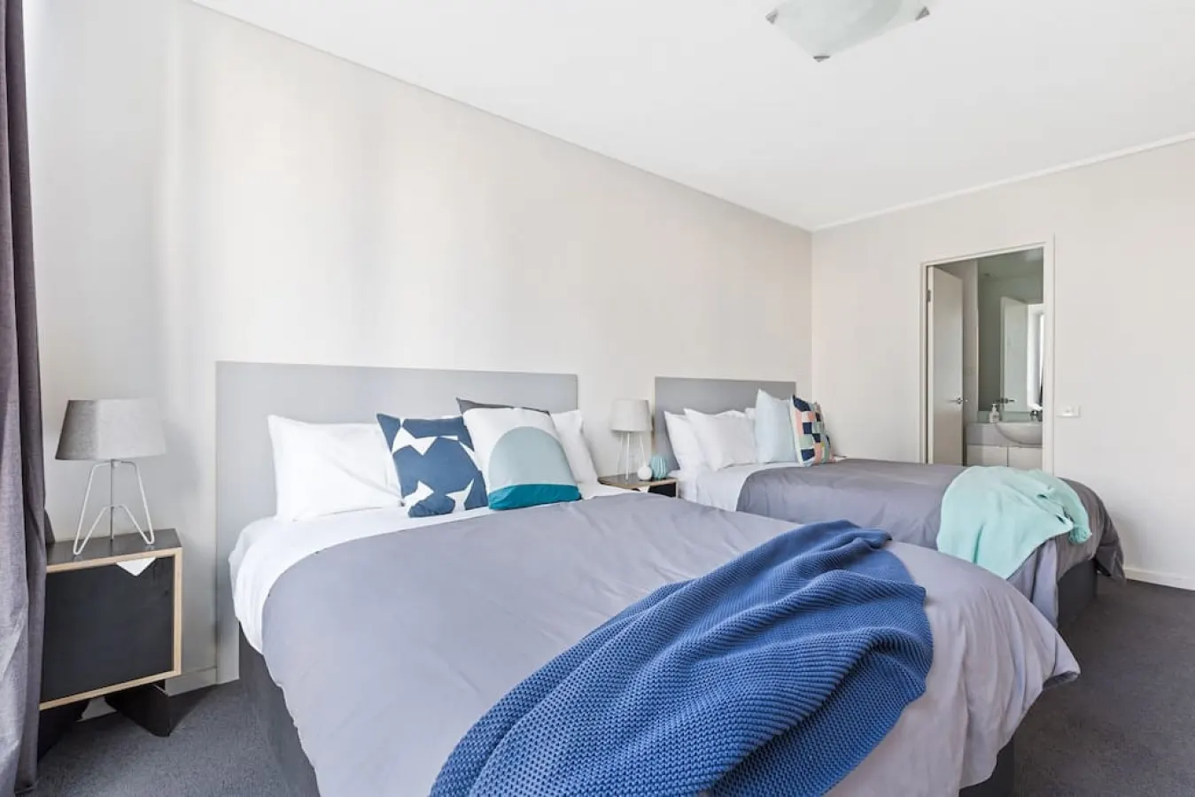Aria: 2 Bed, 2 Bath Apartment with 3 Queen Beds