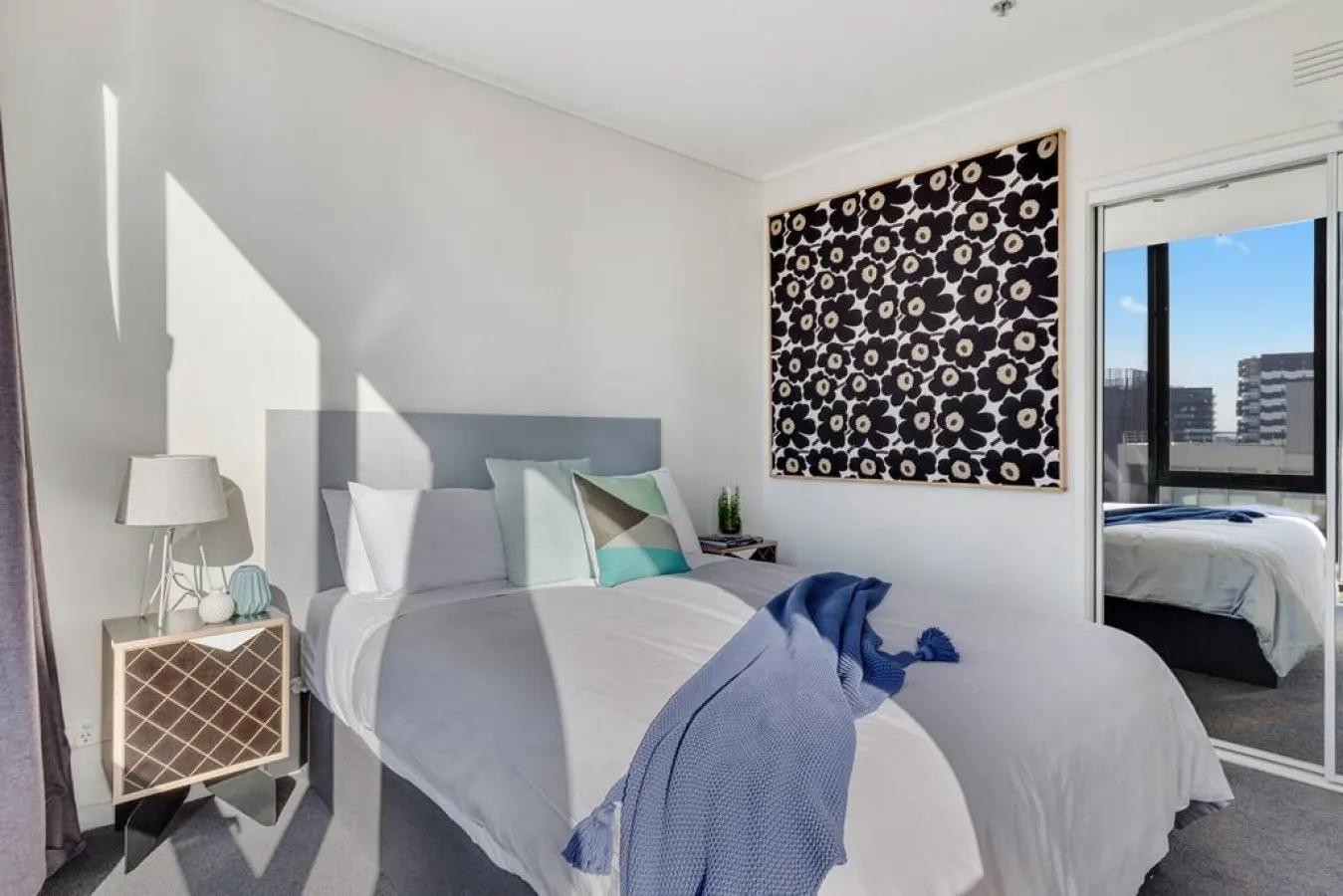 Aria: 2 Bed, 2 Bath Apartment with 3 Queen Beds 12