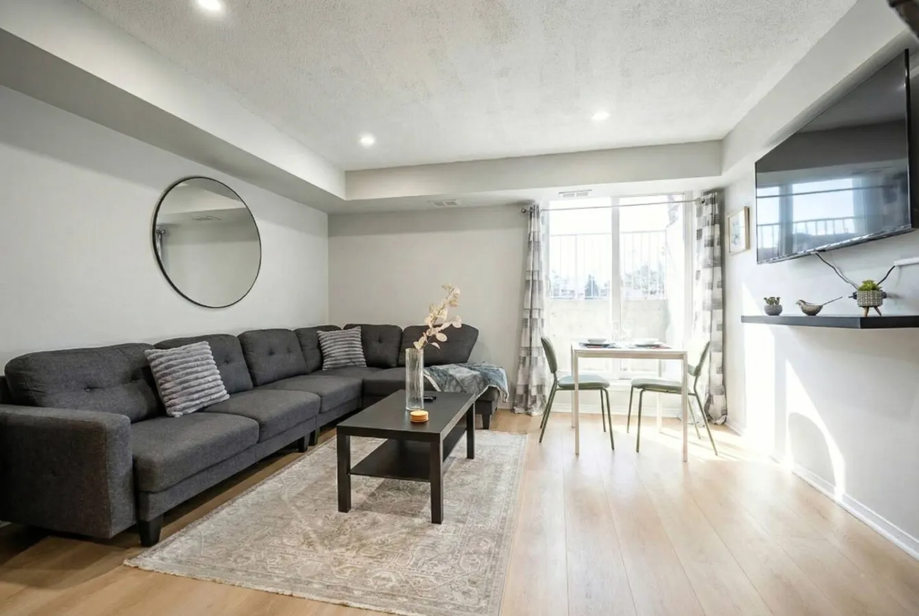King West Gem Modern 1BR Suite Free Parking 1