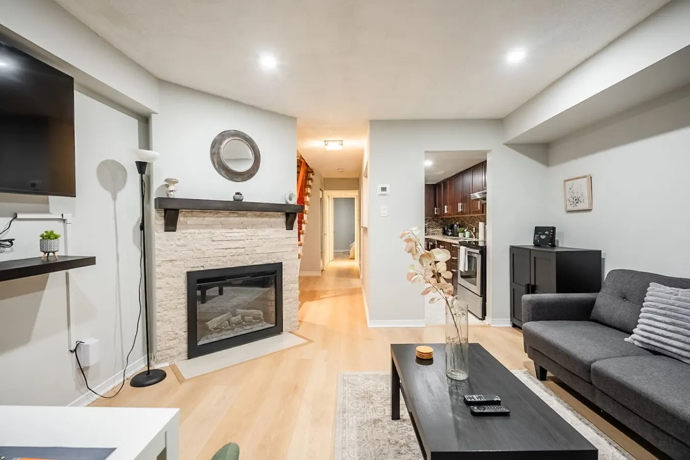 King West Gem Modern 1BR Suite Free Parking 11