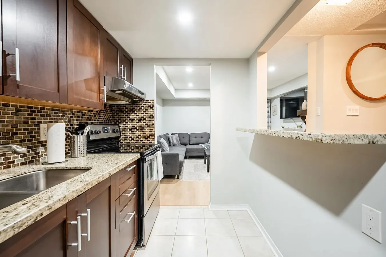 King West Gem Modern 1BR Suite Free Parking 12