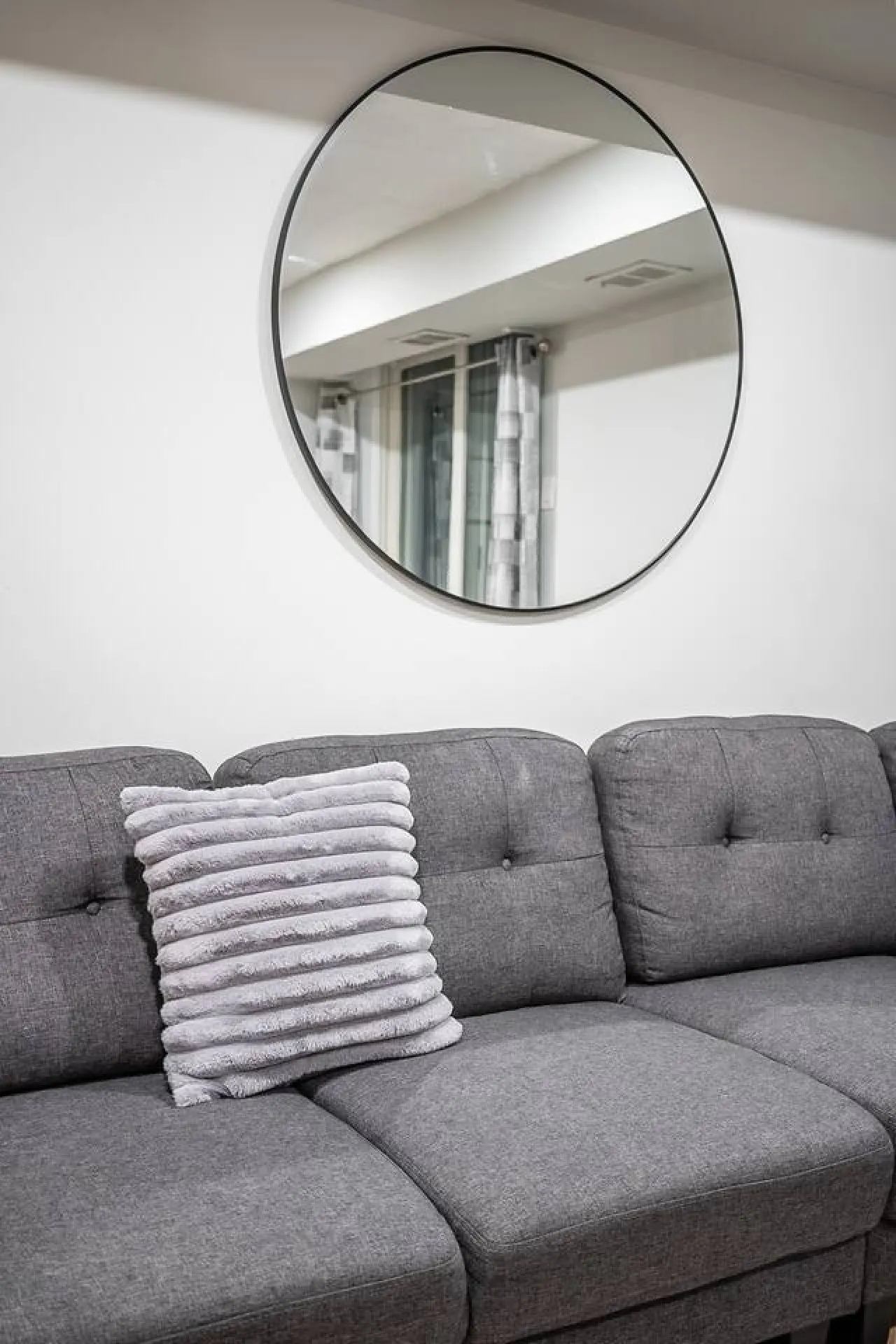 King West Gem Modern 1BR Suite Free Parking 15