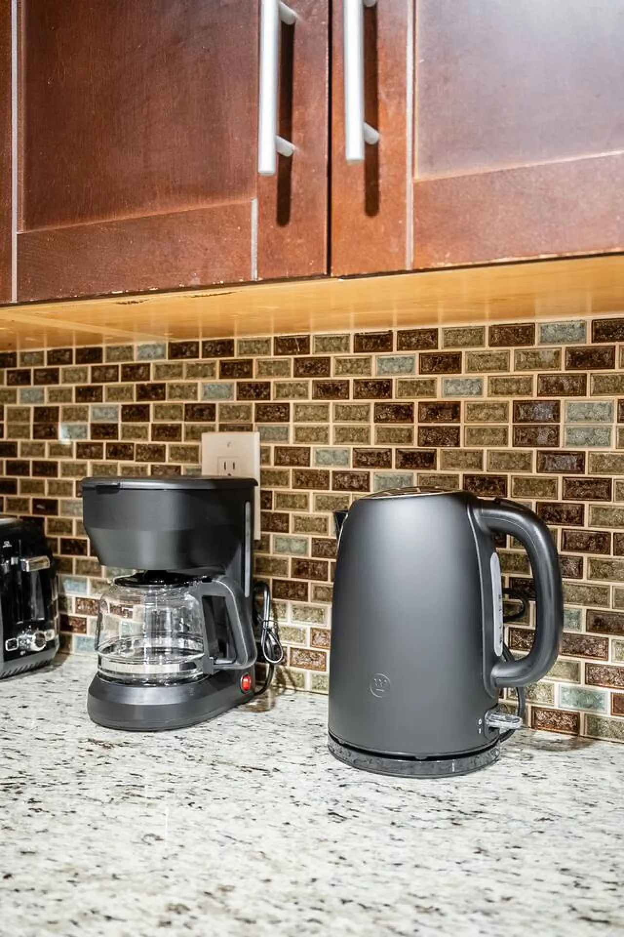 King West Gem Modern 1BR Suite Free Parking 18