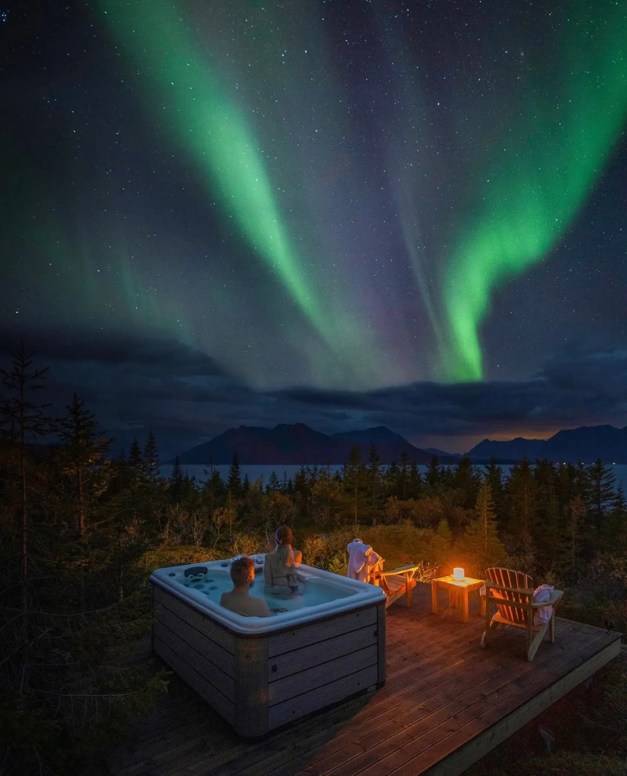 Sky & Sand Mirror Cabin WonderInn Arctic 9