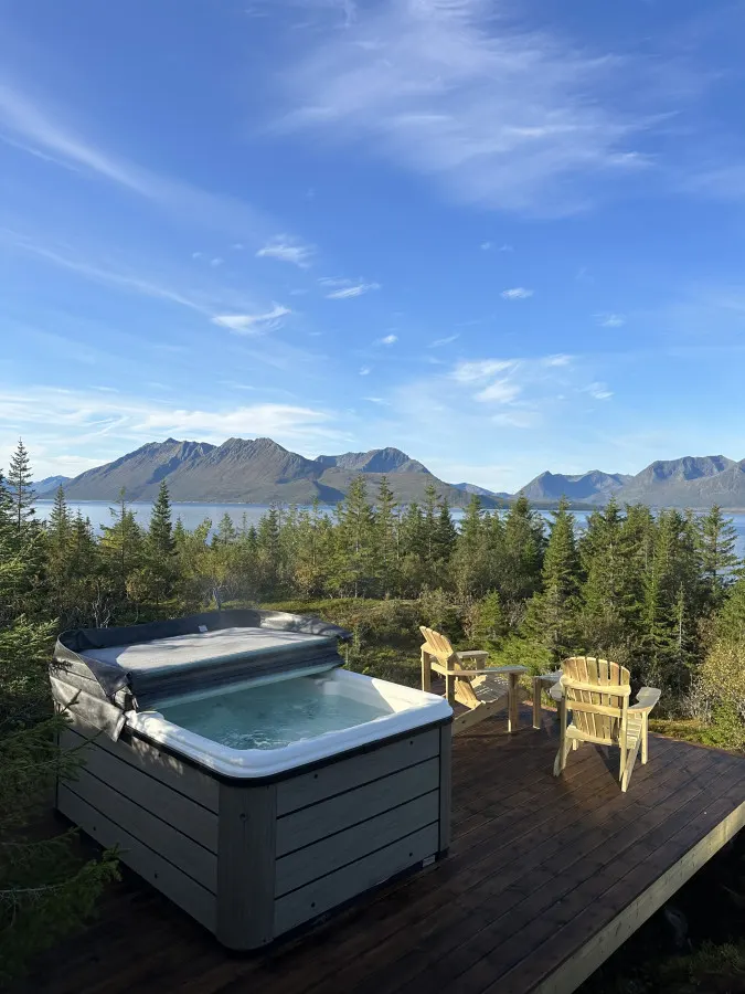 Sky & Sand Mirror Cabin WonderInn Arctic 12