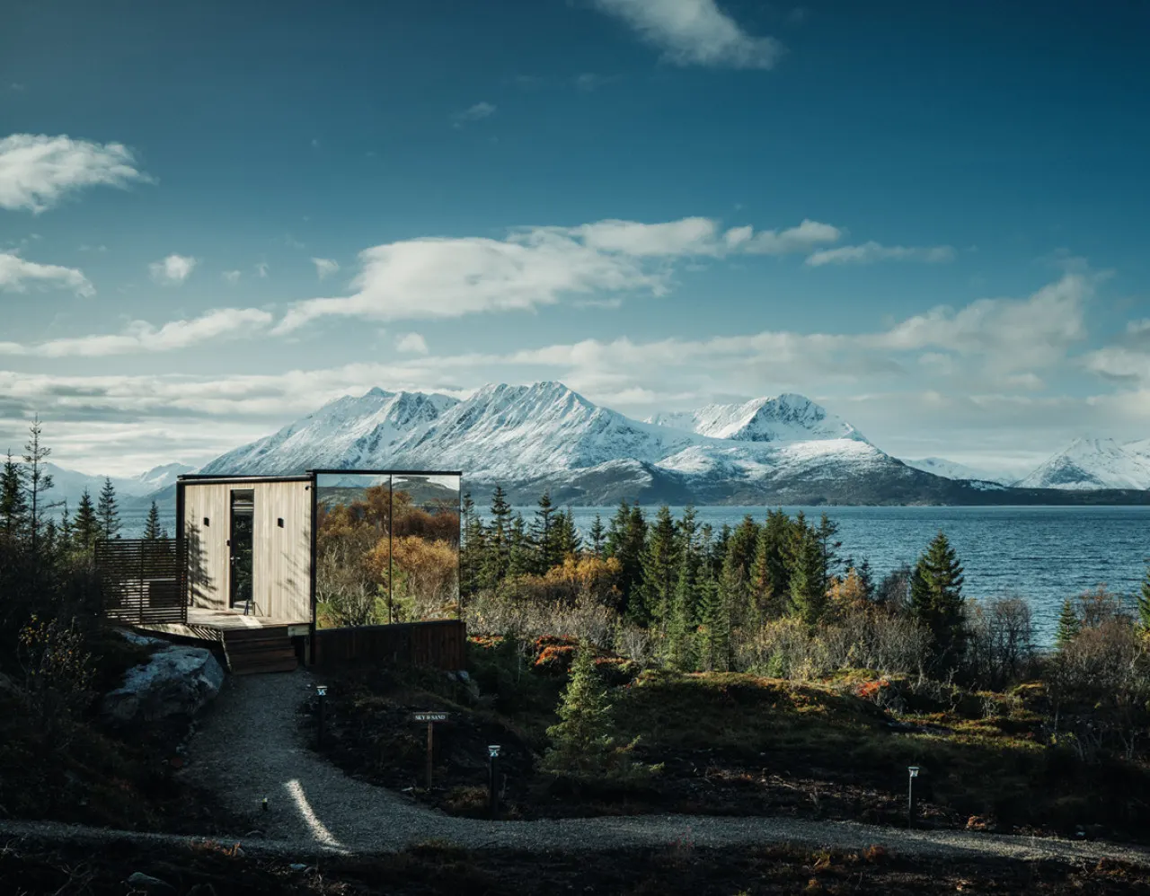 Sky & Sand • Mirror Cabin • WonderInn Arctic — photo 5