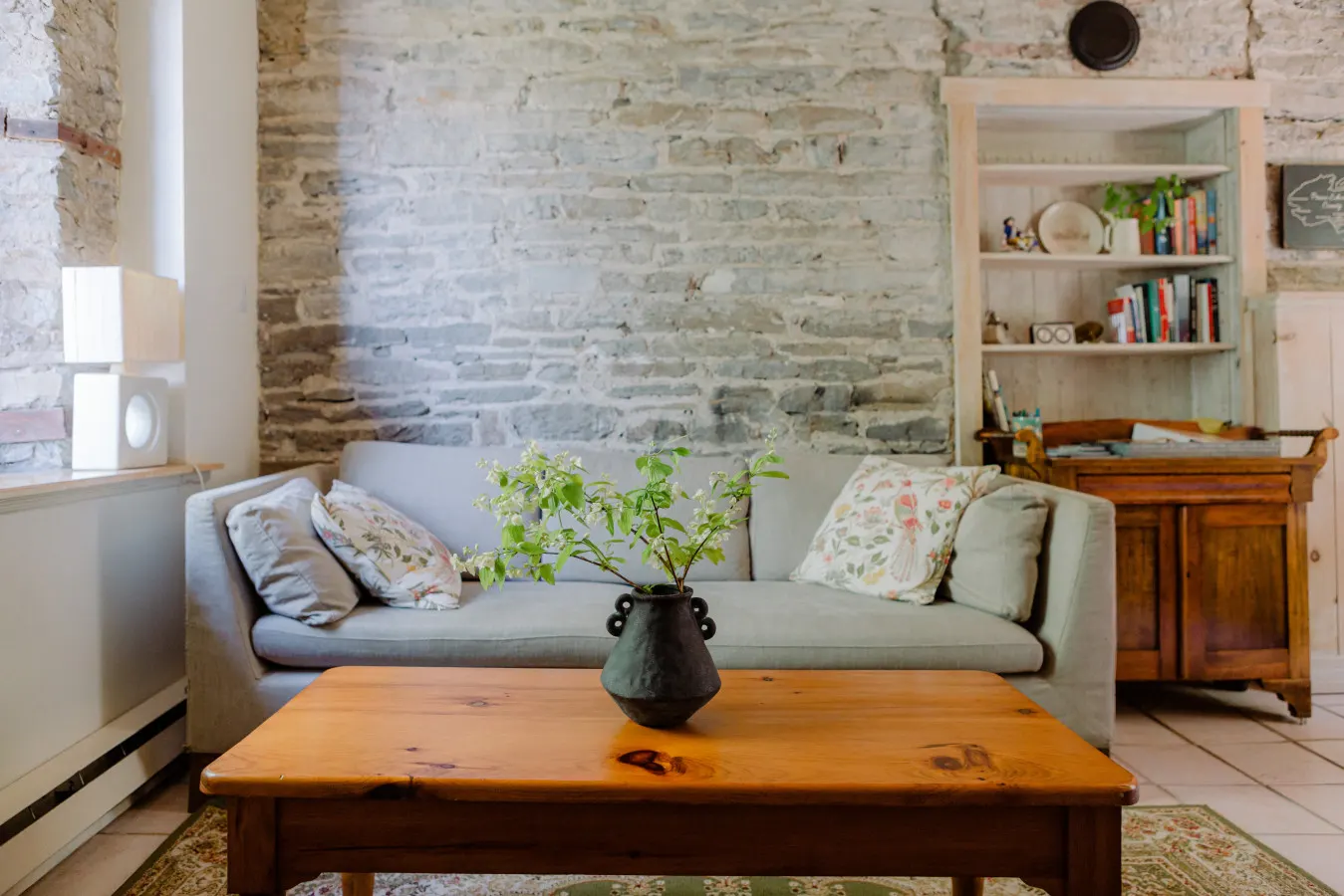 The Granary Flat - Lakeside, Historic Stone Mill 2
