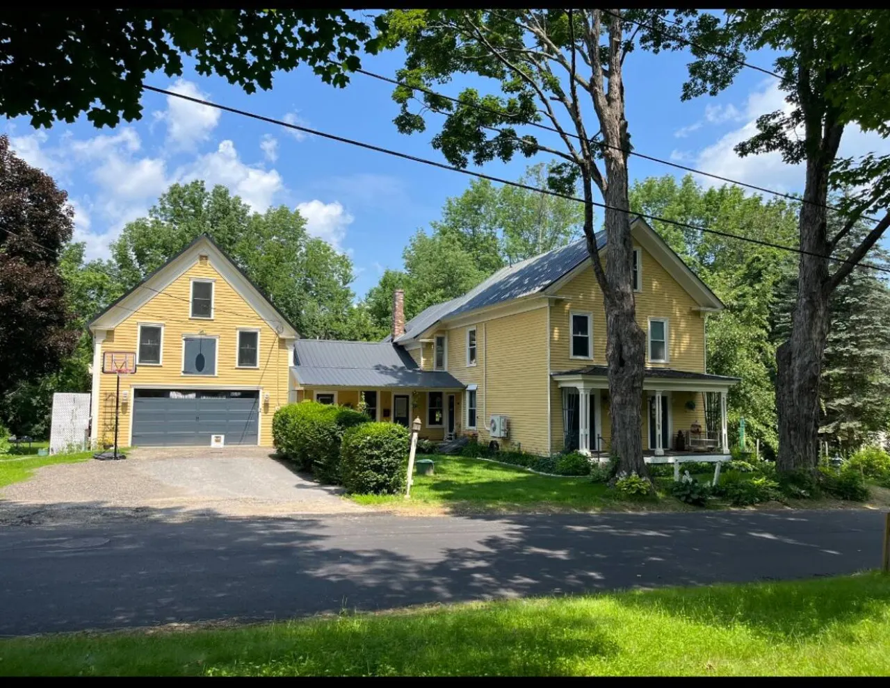 Barn on Pleasant- walk to town-no cleaning fee 18