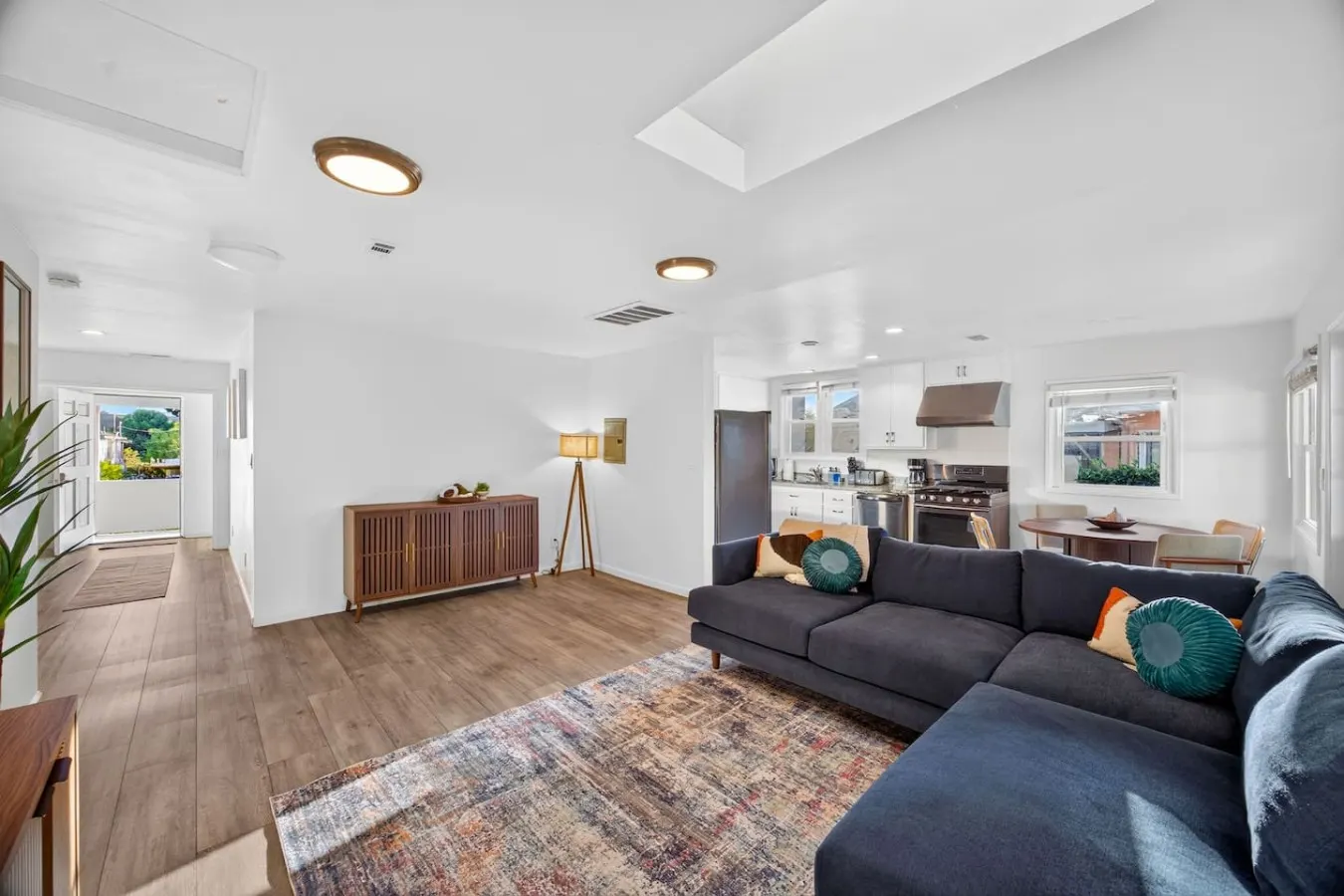 5BR Home w/ Parking Near SDSU — photo 2