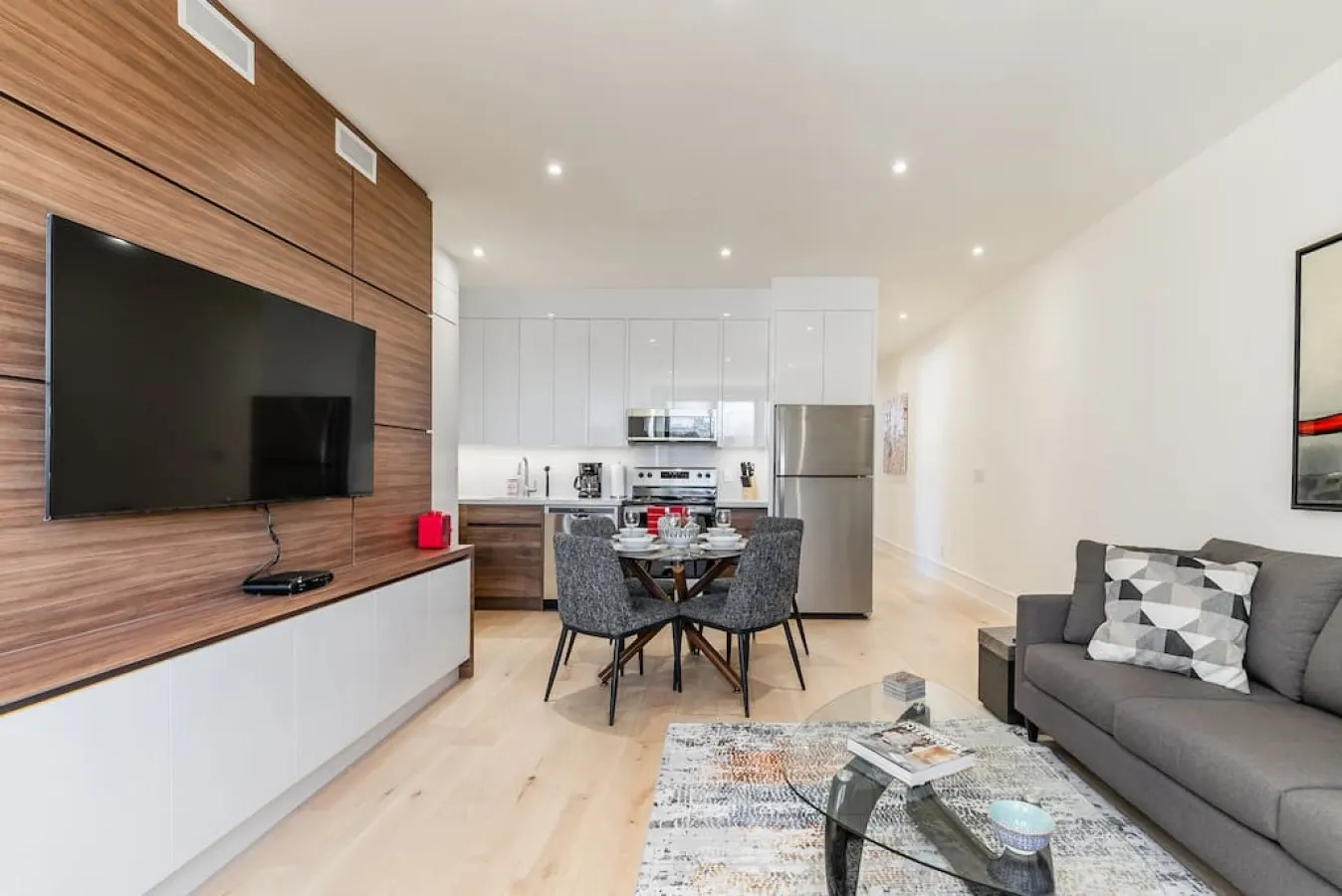 Designer 2BR Home Private Terrace Modern 10
