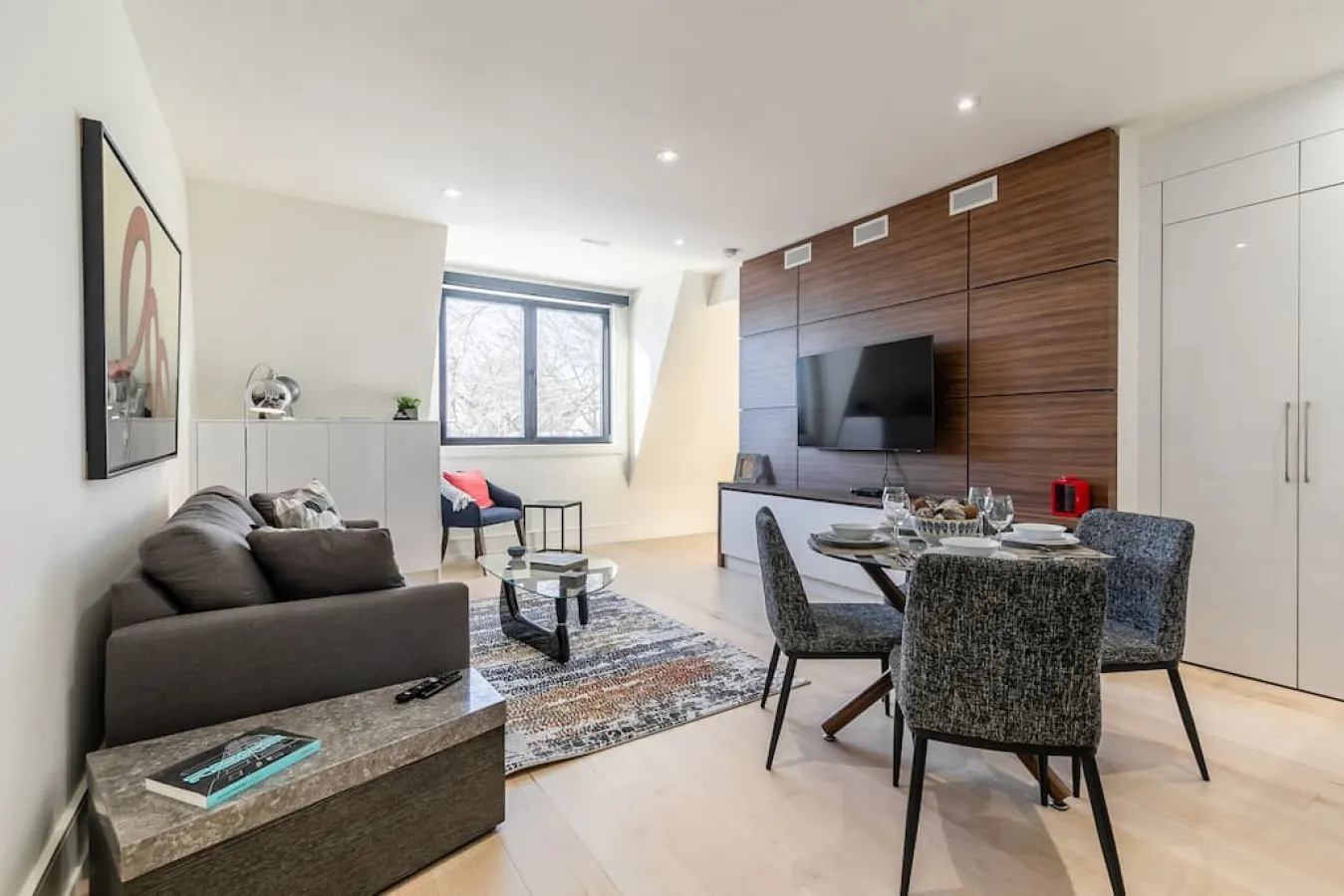 Designer 2BR Home Private Terrace Modern 19