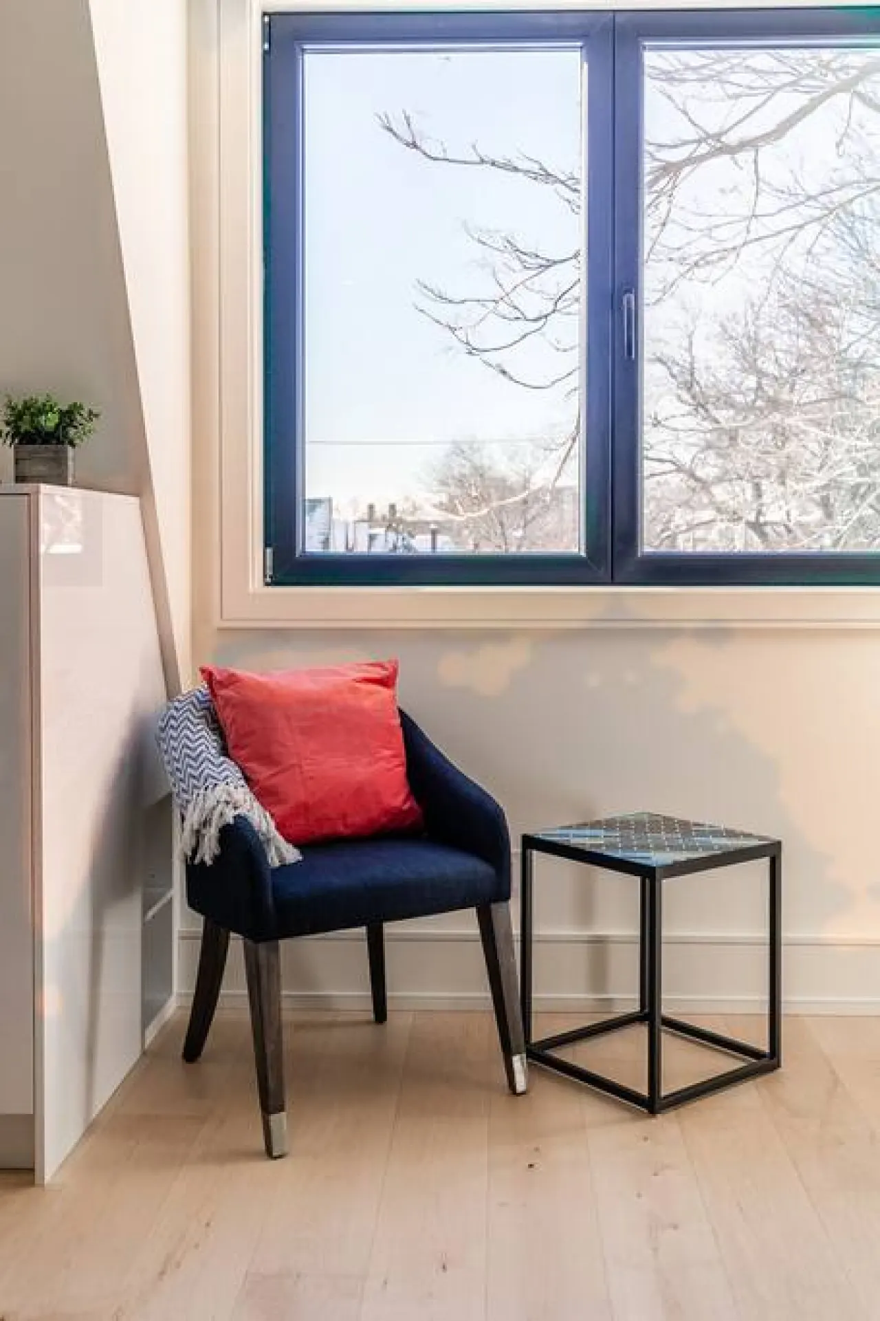 Designer 2BR Home Private Terrace Modern 20