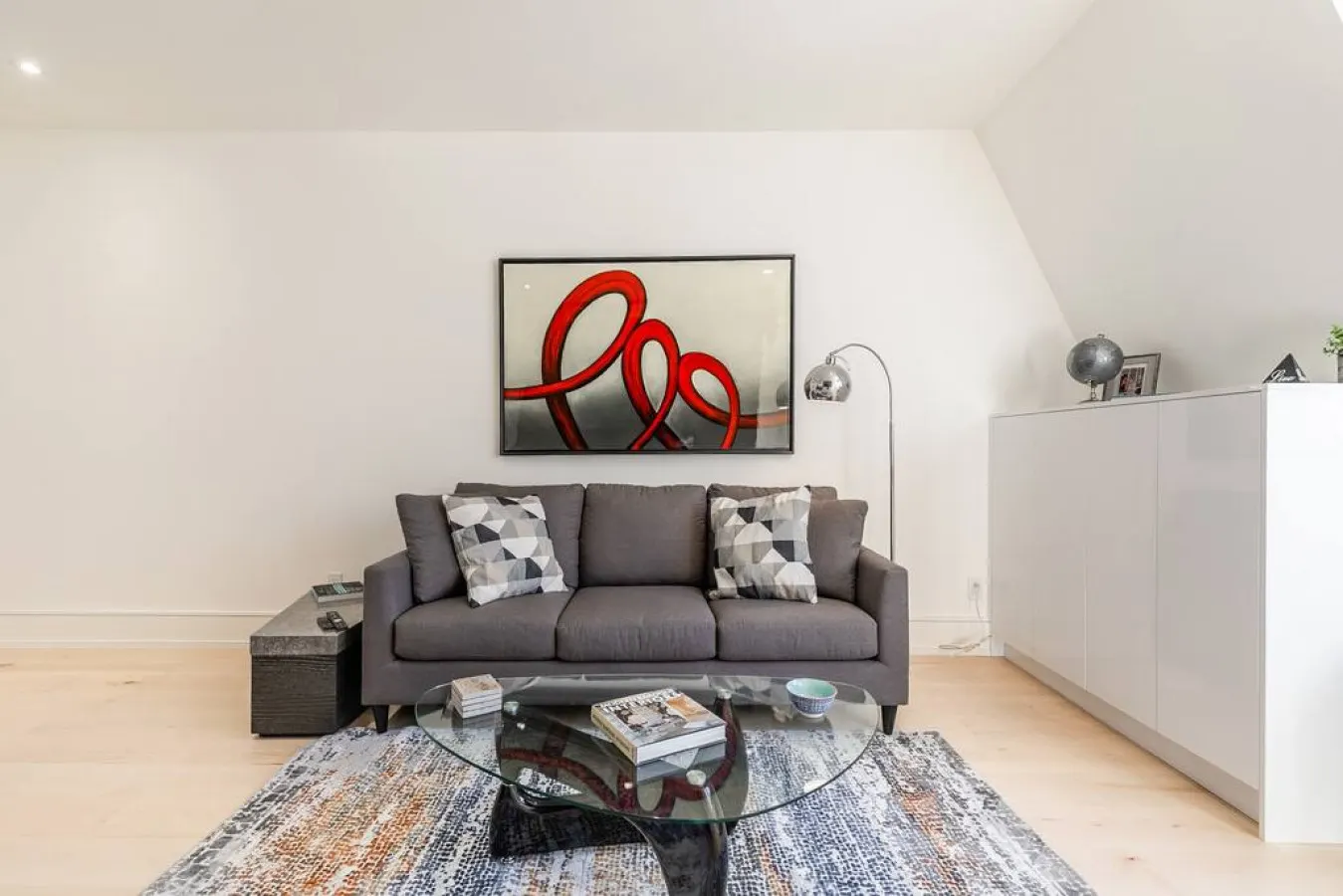 Designer 2BR Home Private Terrace Modern 3