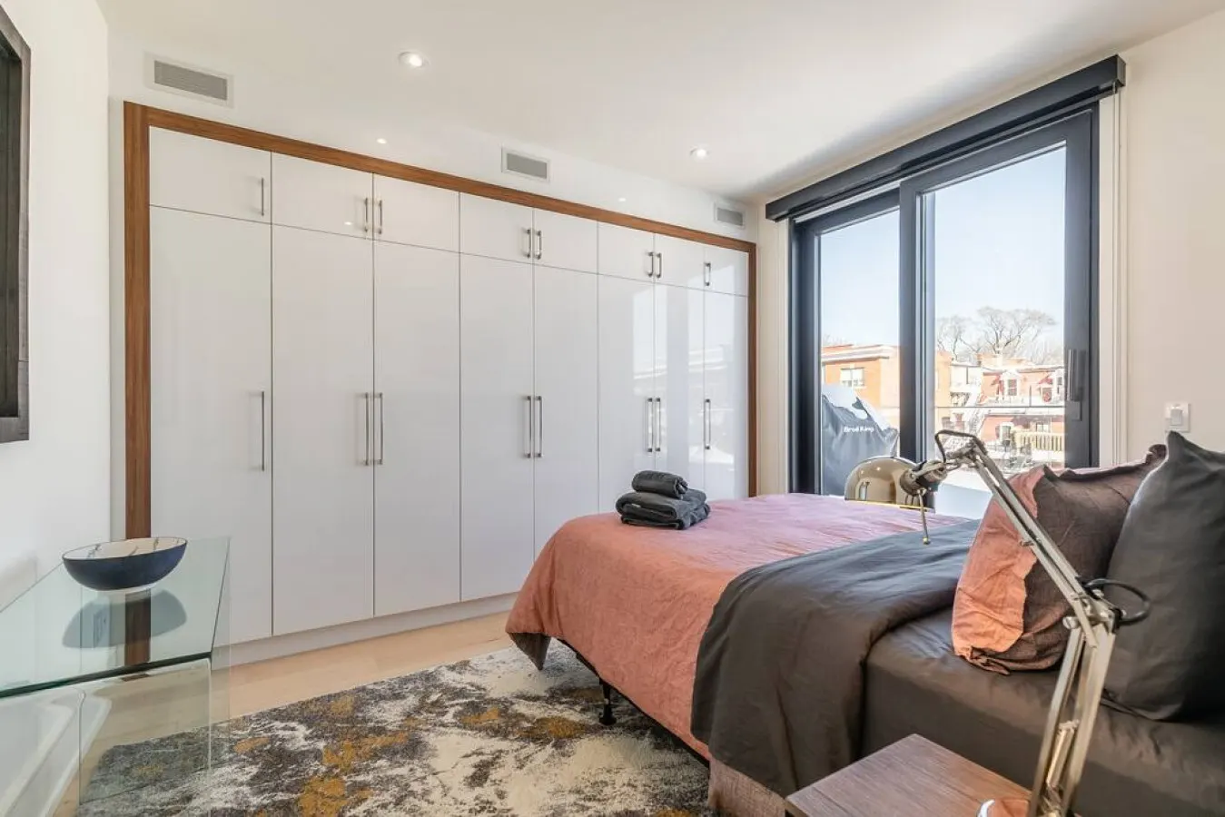 Designer 2BR Home Private Terrace Modern 6