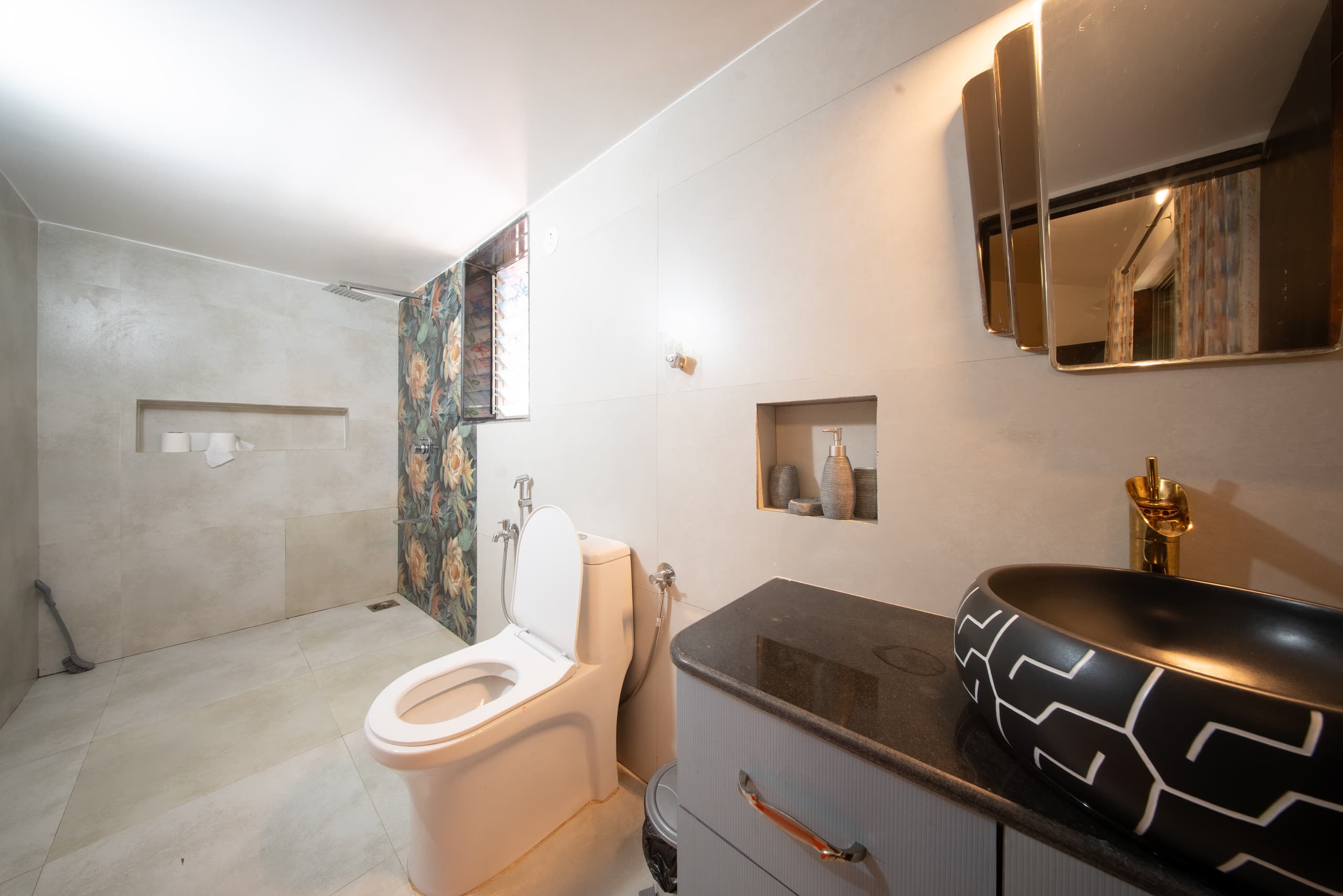 Private Pool Villa in Siolim | 5BR | Near Thalassa 31