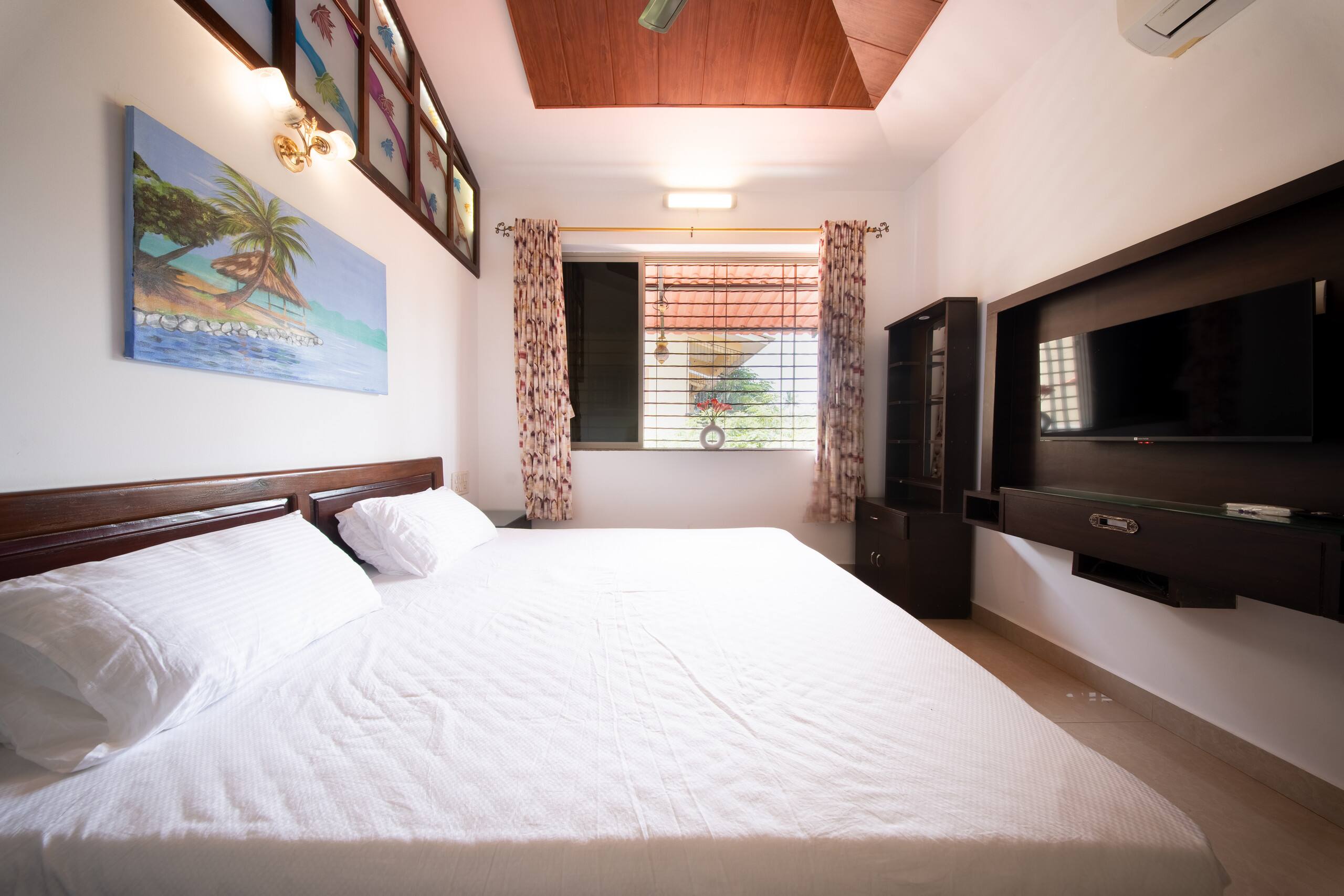 Private Pool Villa in Siolim | 5BR | Near Thalassa 23