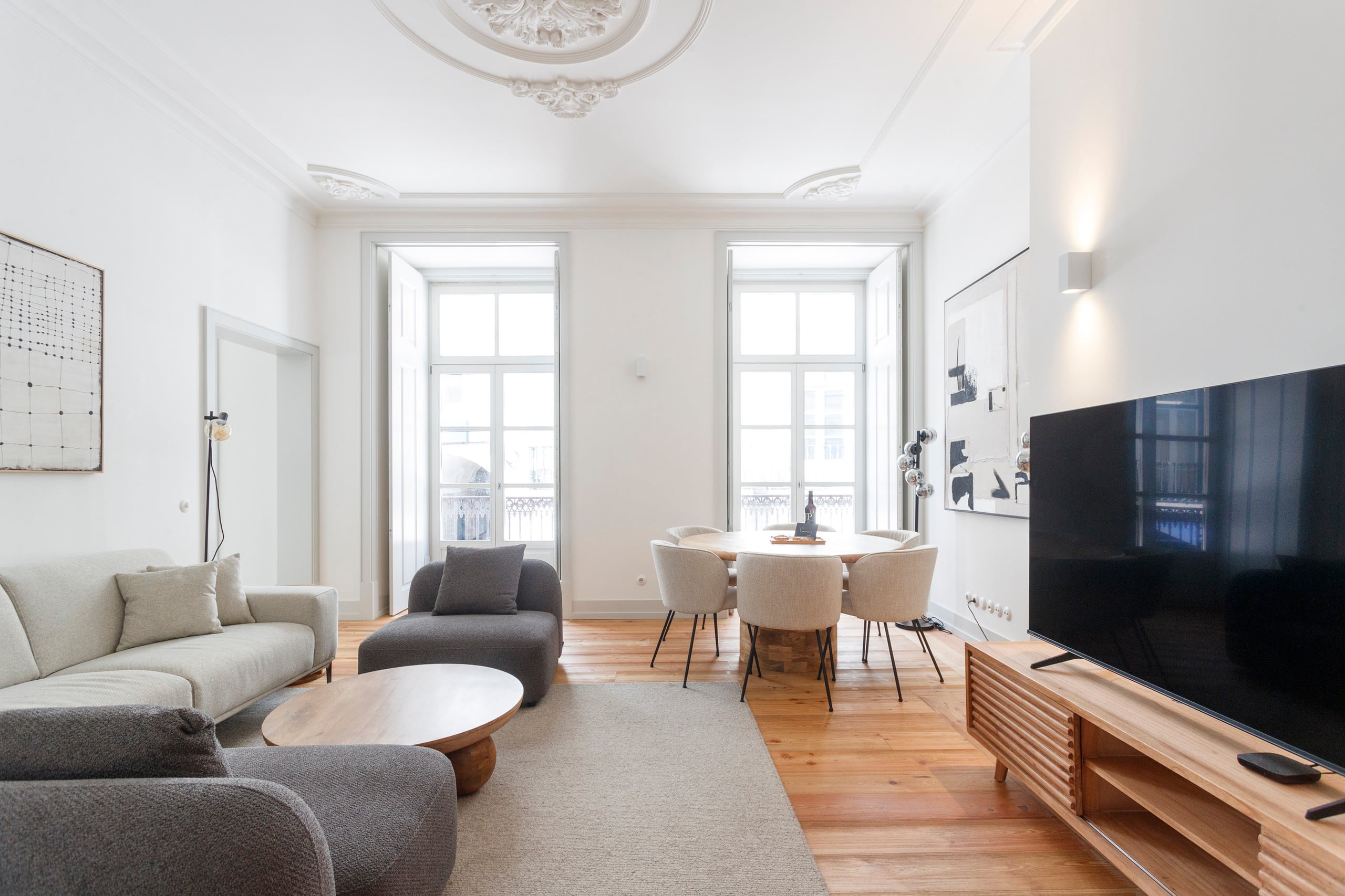 MY LX FLAT Bright Stylish 3BR Apartment inDowntown 7