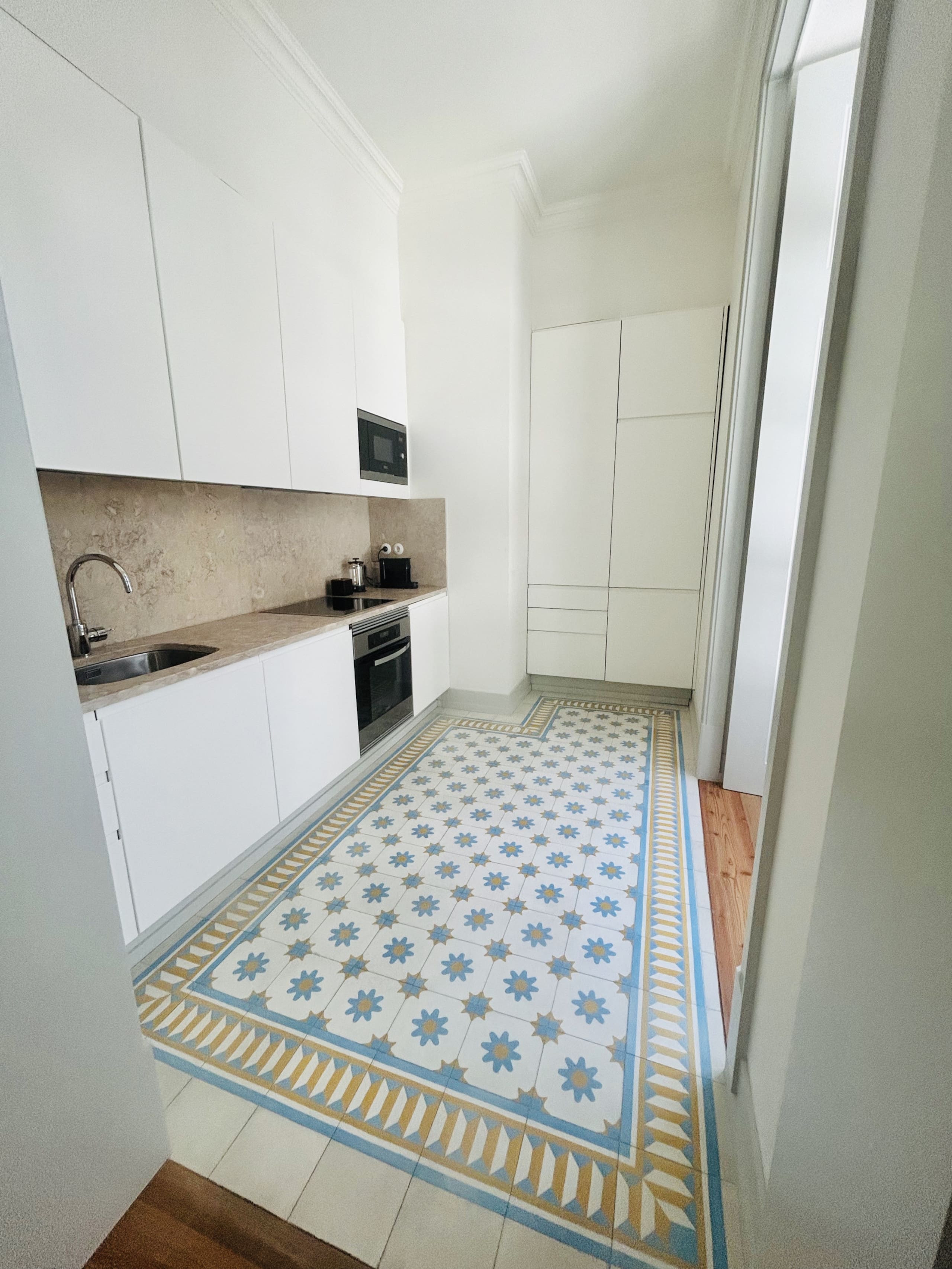MY LX FLAT Bright Stylish 3BR Apartment inDowntown 17