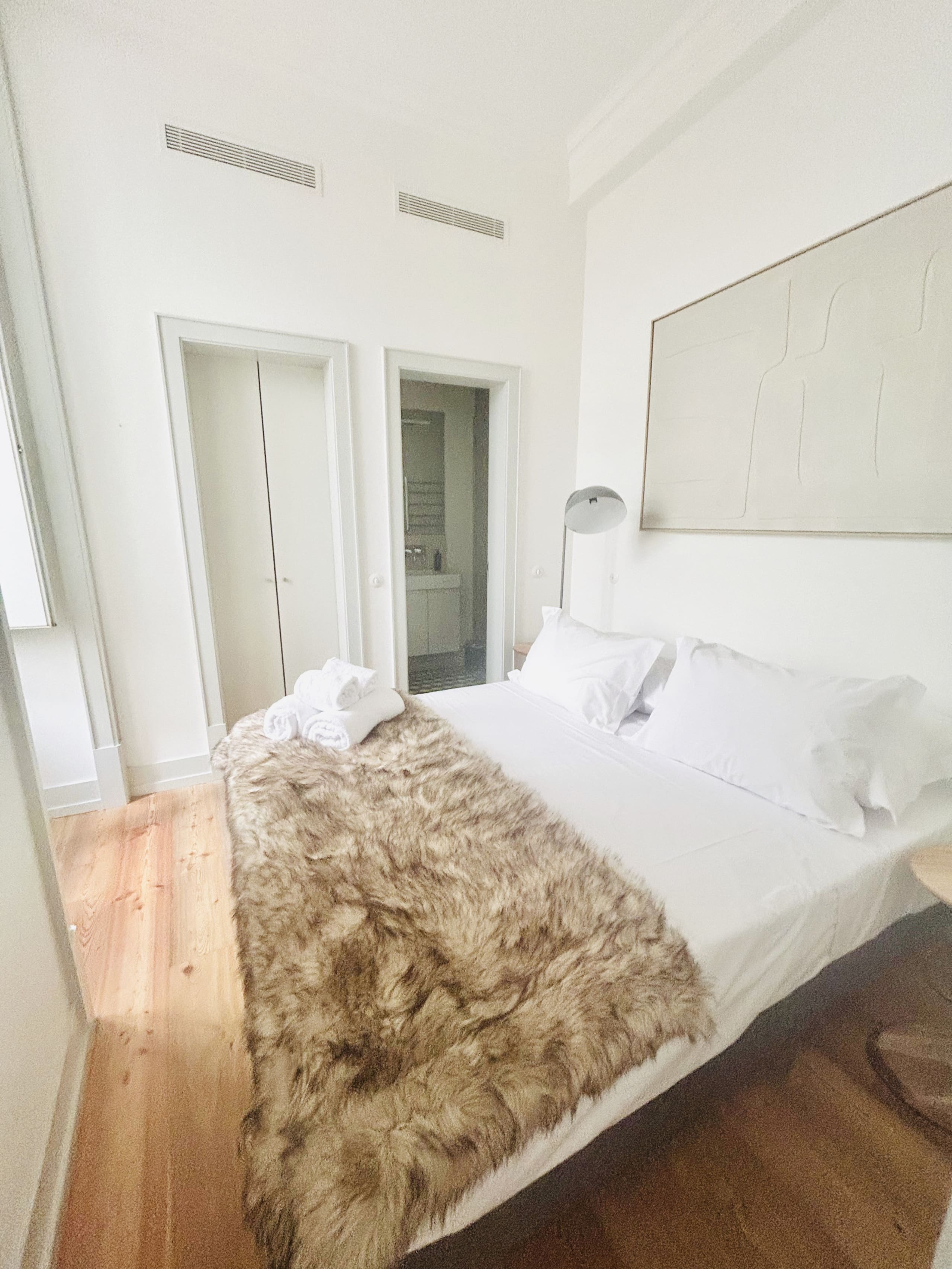 MY LX FLAT Bright Stylish 3BR Apartment inDowntown 21