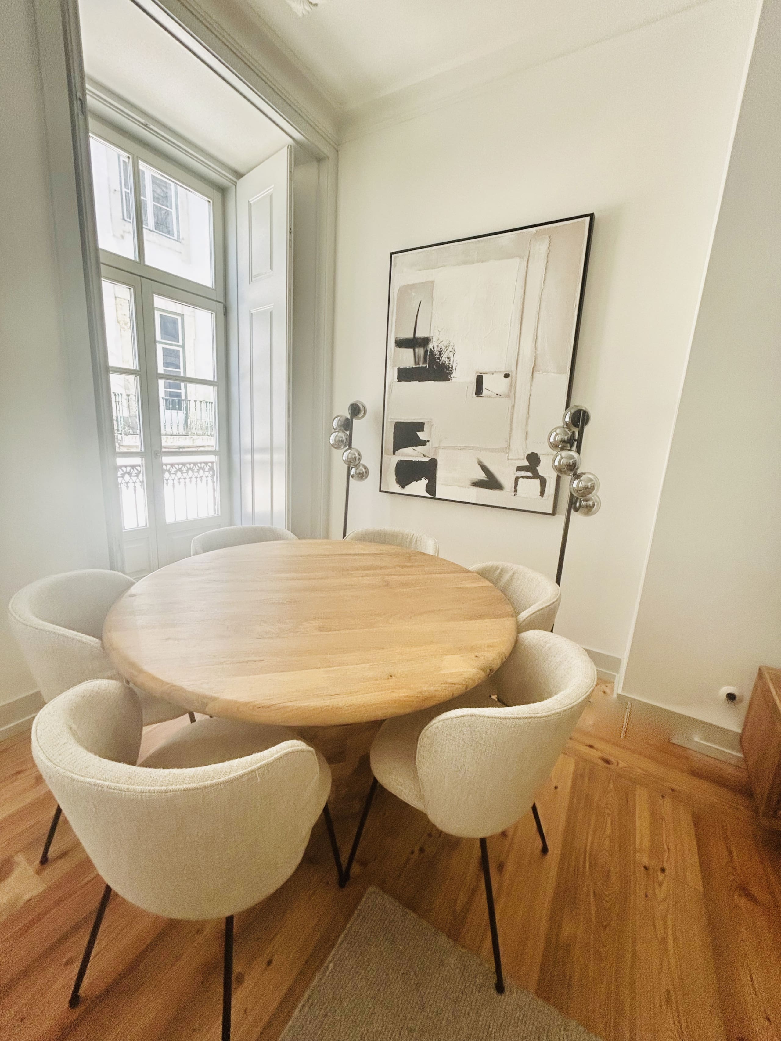 MY LX FLAT Bright Stylish 3BR Apartment inDowntown 5