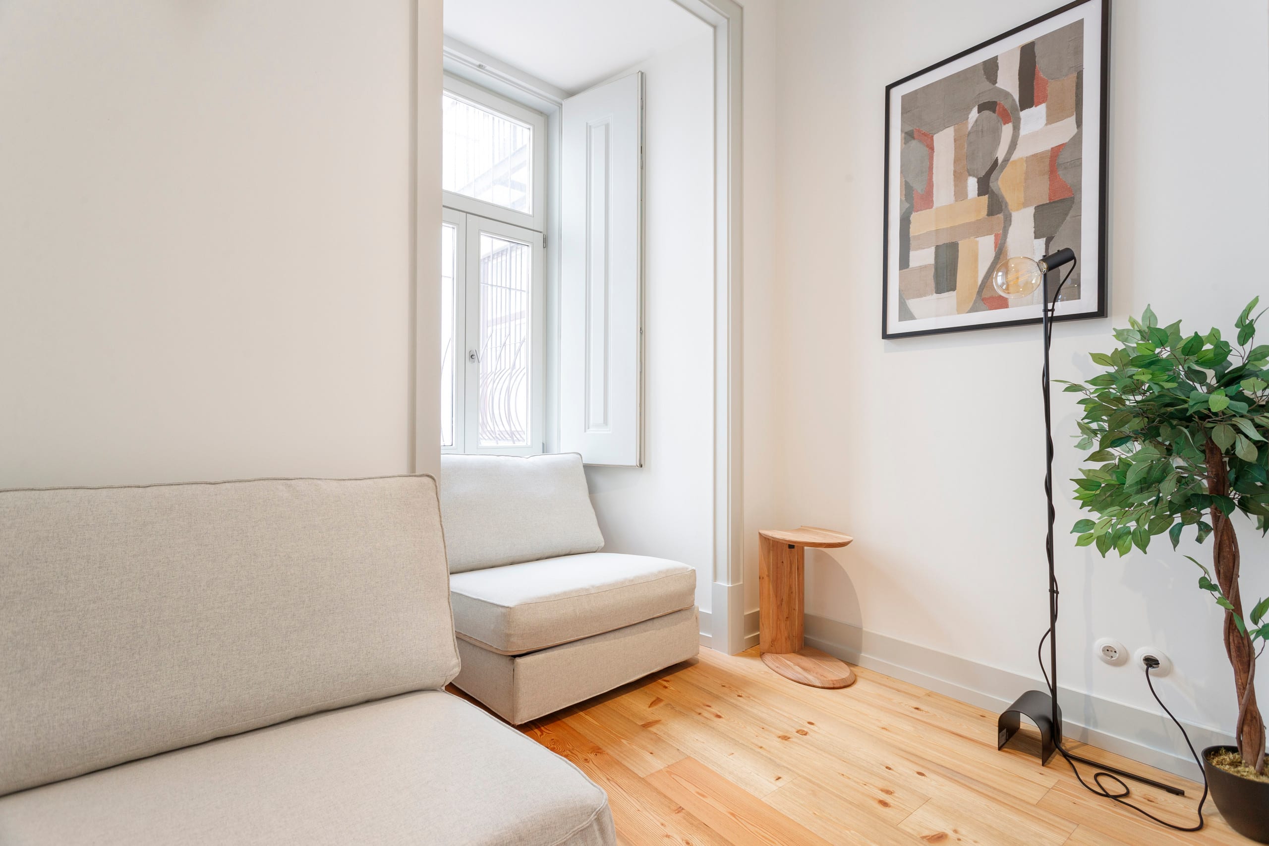 MY LX FLAT Bright Stylish 3BR Apartment inDowntown 6