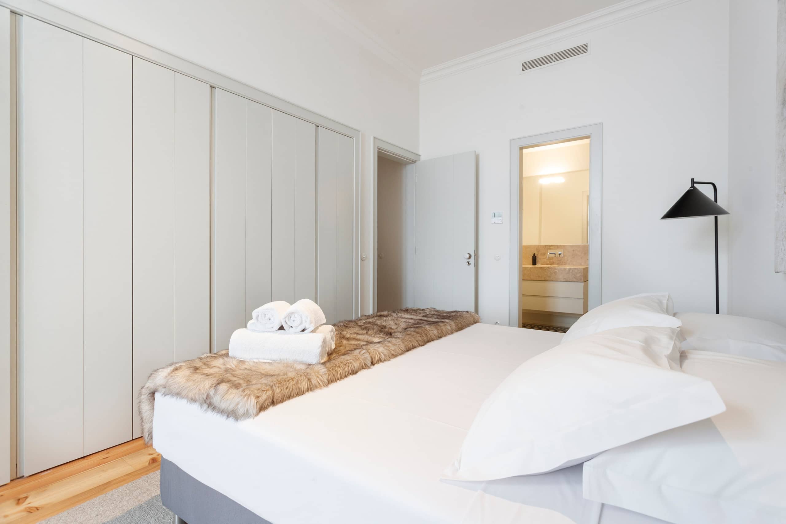 MY LX FLAT Bright Stylish 3BR Apartment inDowntown 31