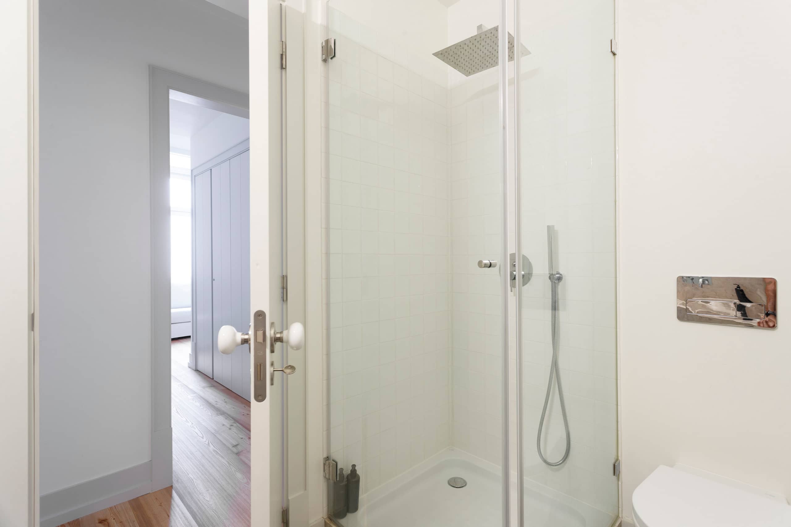 MY LX FLAT Bright Stylish 3BR Apartment inDowntown 40