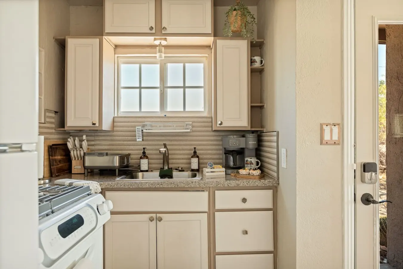 Aster Abode W/ Hot Tub & Game Room - 5 Mi to Park 9