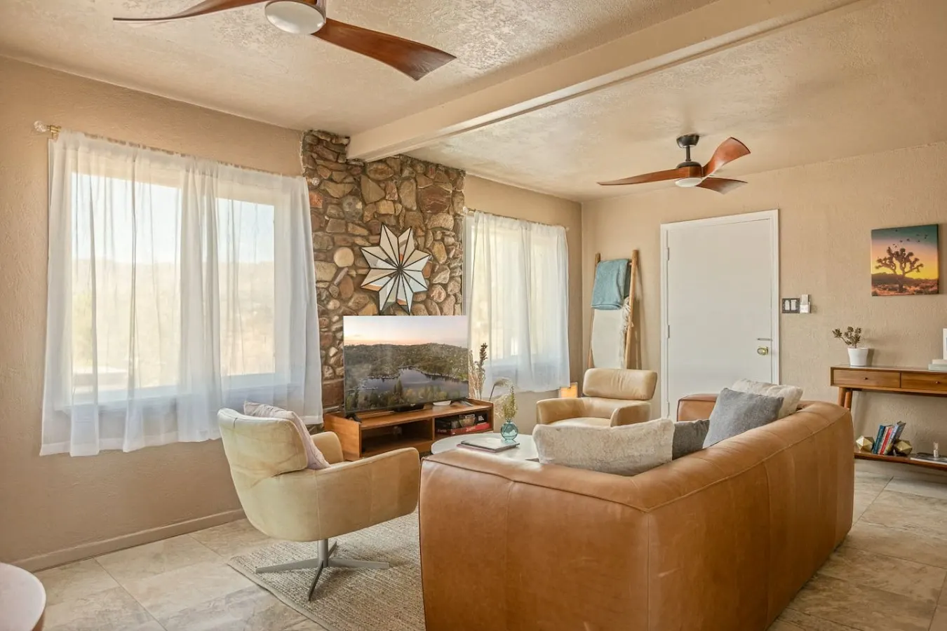 Aster Abode W/ Hot Tub & Game Room - 5 Mi to Park 16