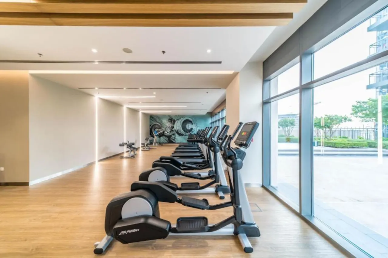 Savis Home- Vibrant Neighborhood with Creek View 10