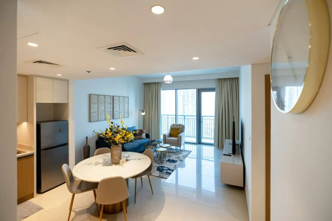 Savis Home- Vibrant Neighborhood with Creek View 5