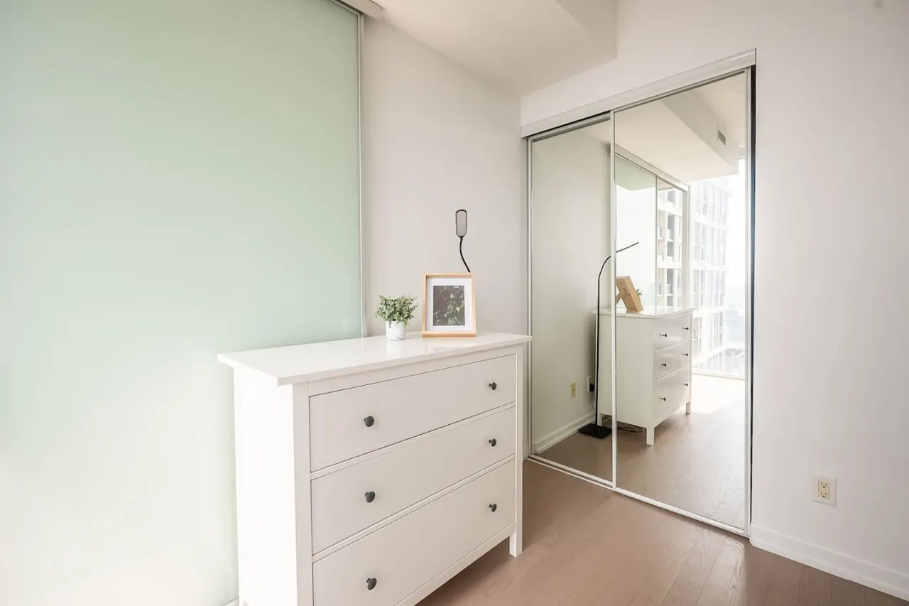 Modern 2BR Condo Breathtaking Views Parking 18