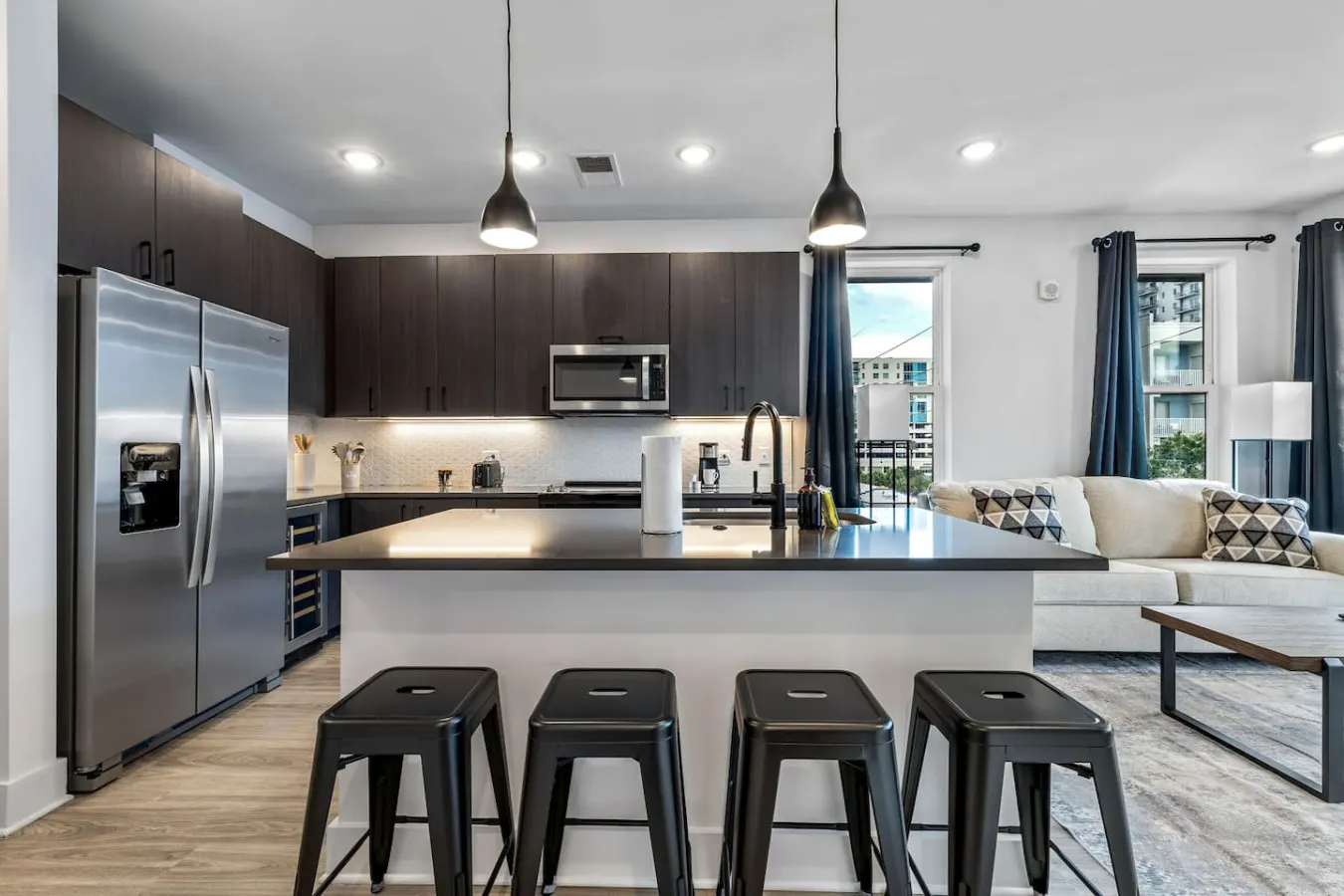 Spacious 2BD Apartment Close to DT w/ Parking! 3