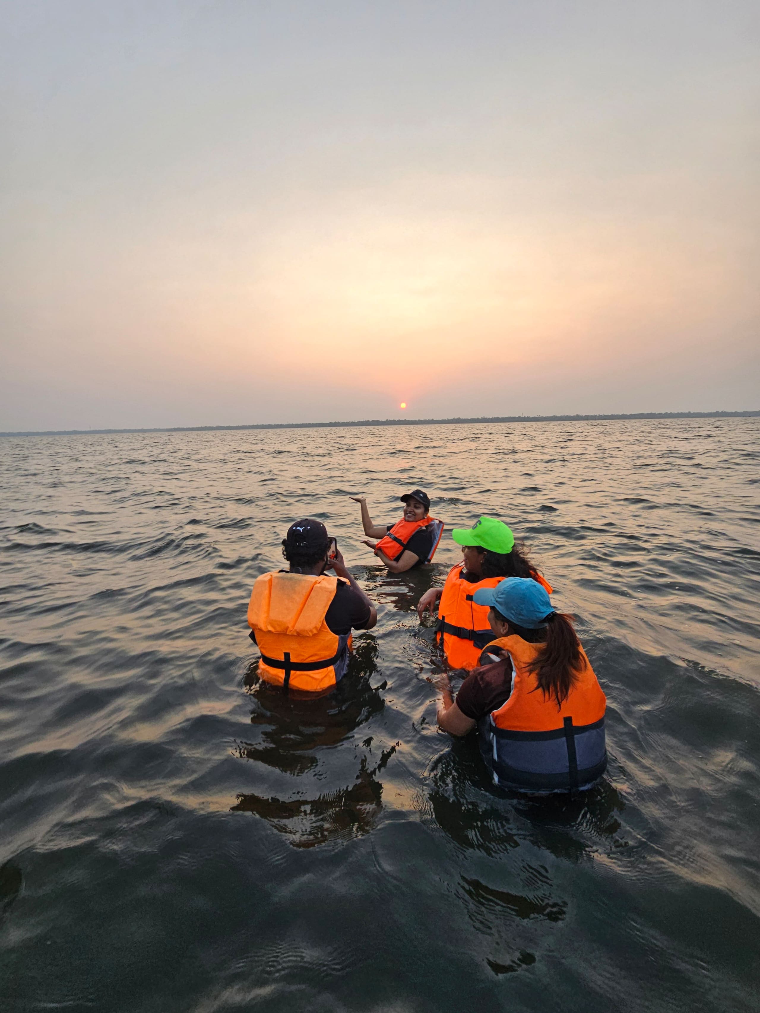 lake facing villa/kayaking/water sport activities 3