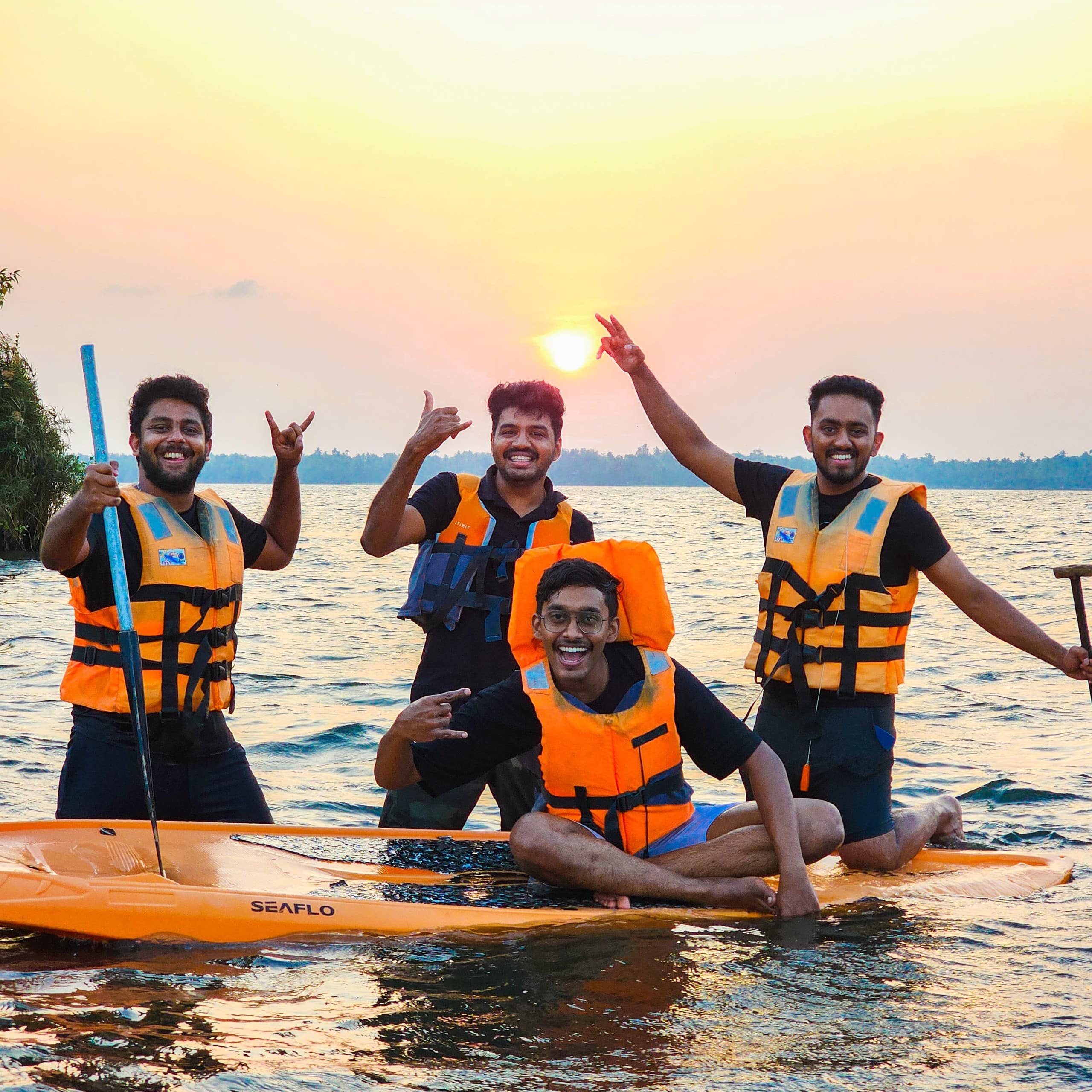 lake facing villa/kayaking/water sport activities 10