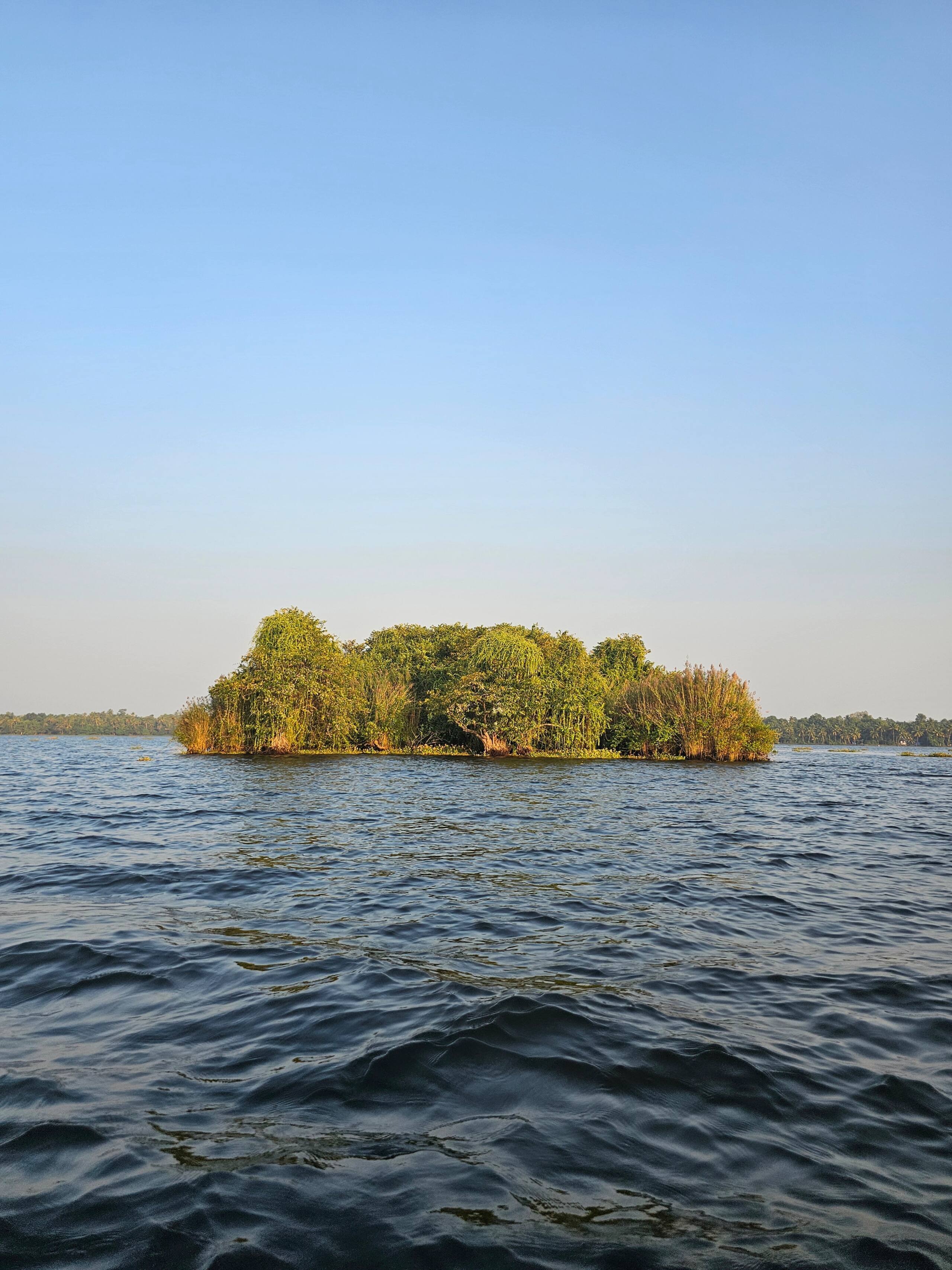 lake facing villa/kayaking/water sport activities 27