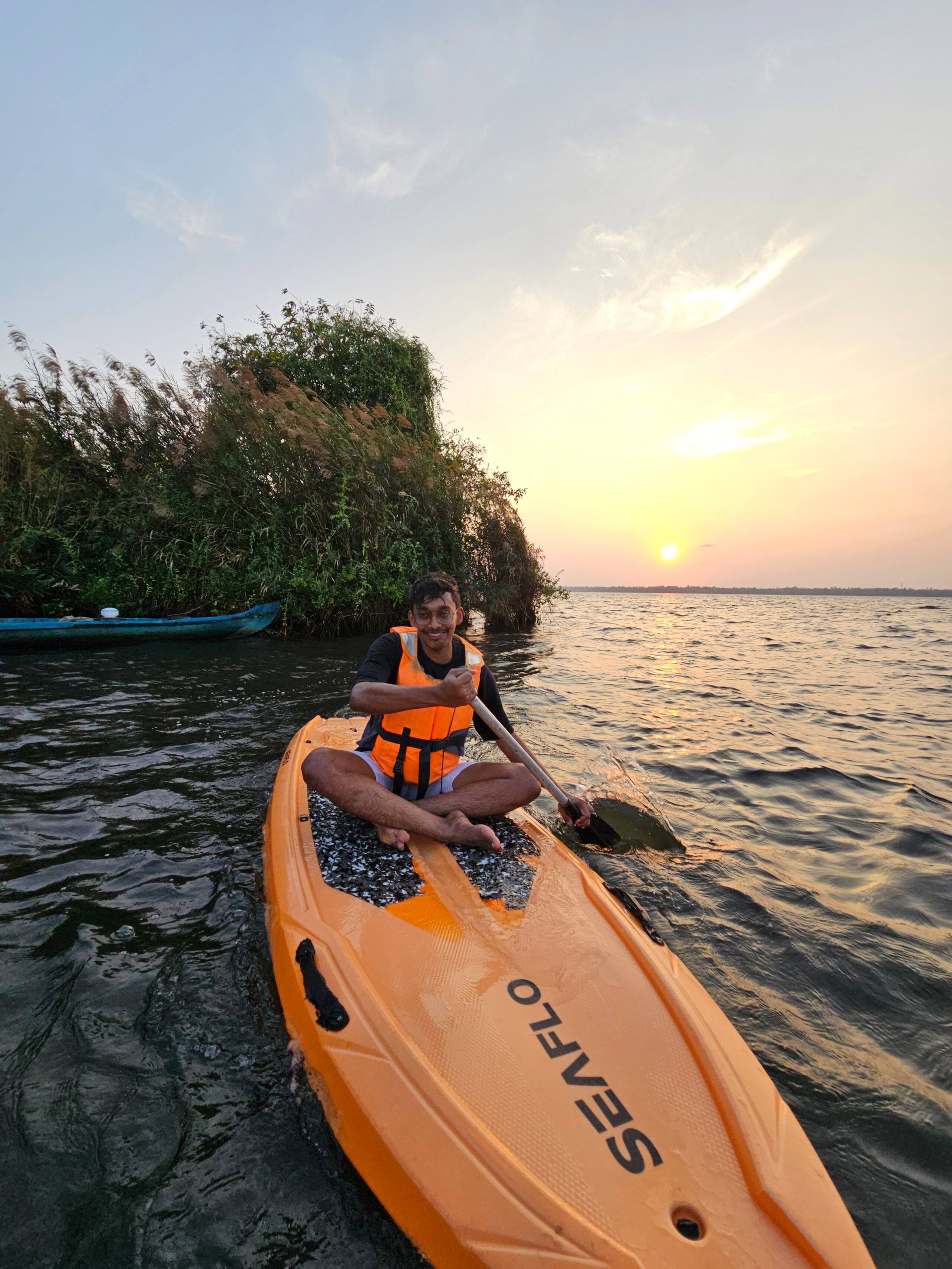 lake facing villa/kayaking/water sport activities 38