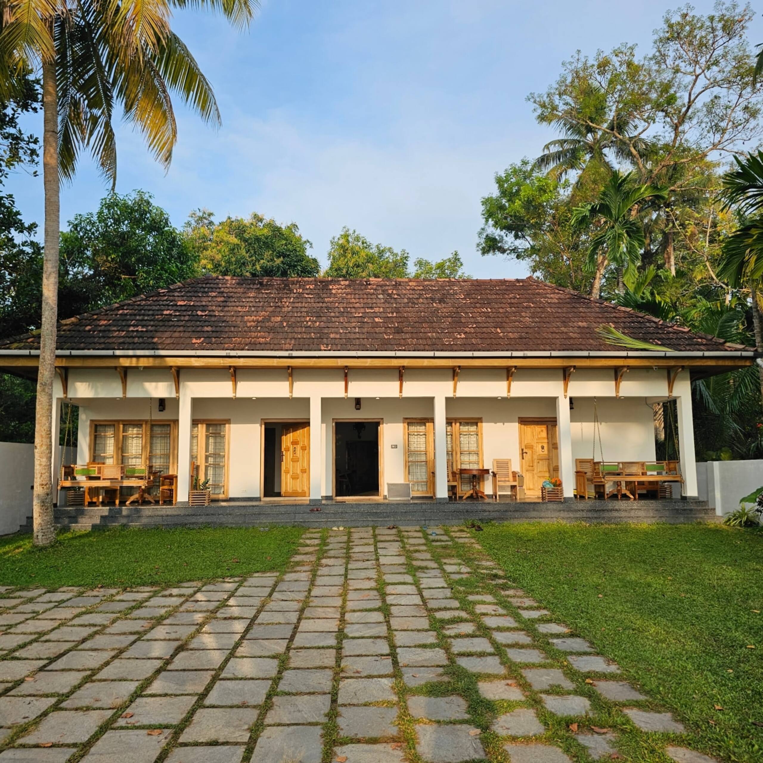 lake facing villa/kayaking/water sport activities 7